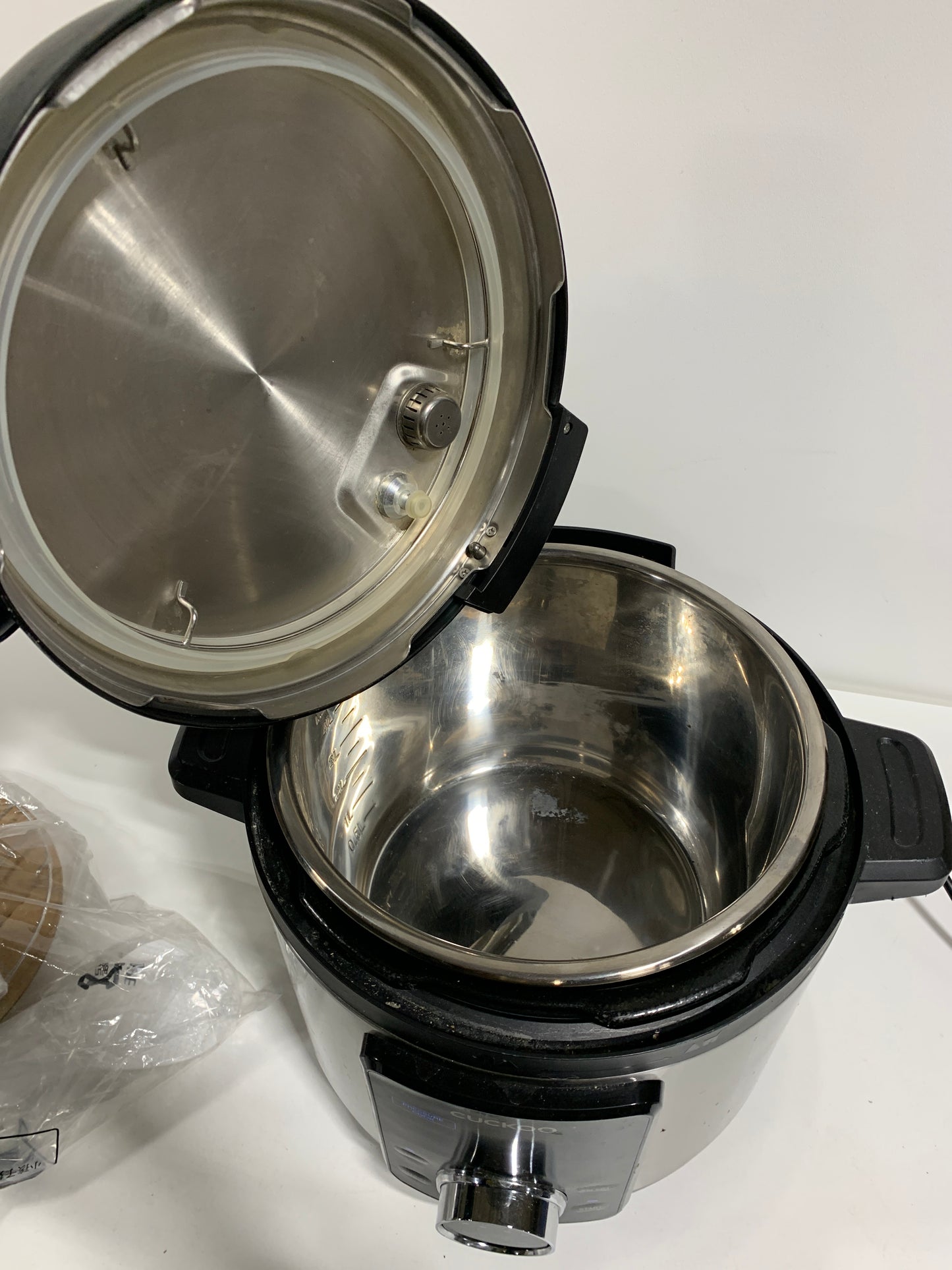 Used CUCKOO Pressure Cooker 10 Menu Options: Steamer, Slow Cook, Sauté, Porridge, & More