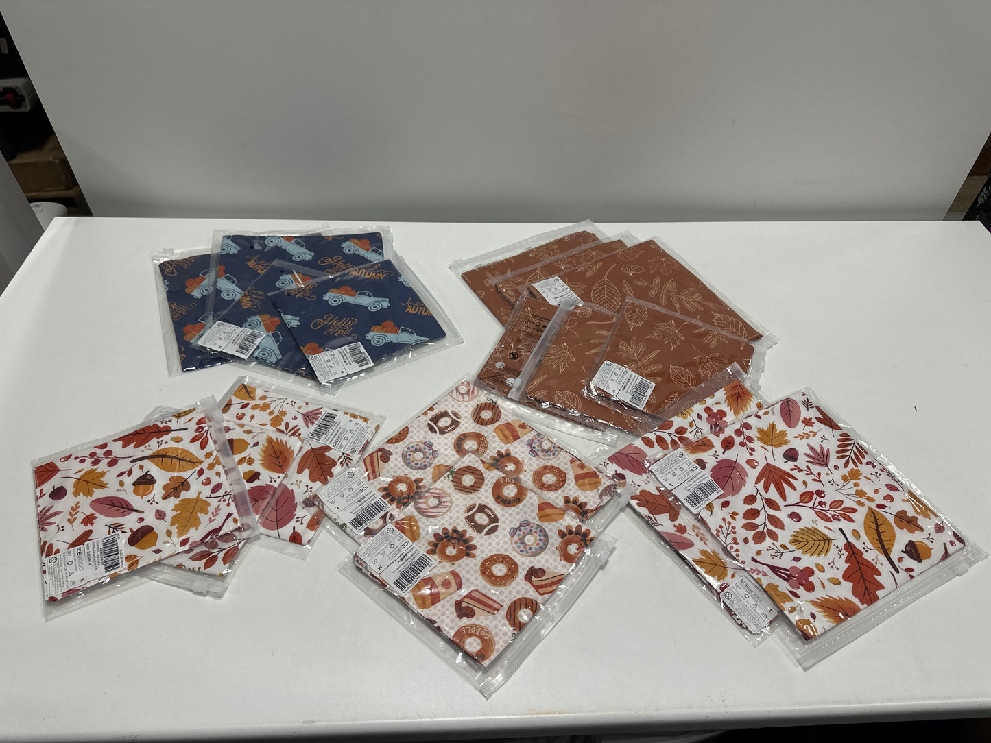 17 x ICEMOOD Fall Dog Bandanas - Colorful Autumn Leaves, Acorns & Berries Print, Thanksgiving Holiday Triangle Pet Scarf with Snap Button