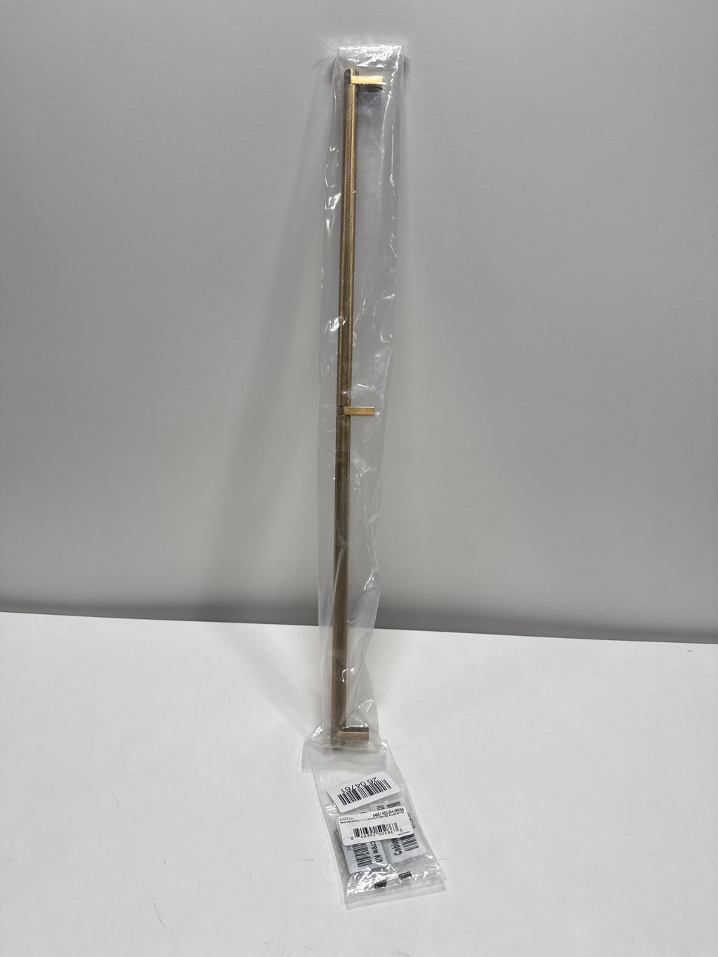 Emtek Select Cabinet Pull 24" C-C, Rectangular Stem, Smooth Bar