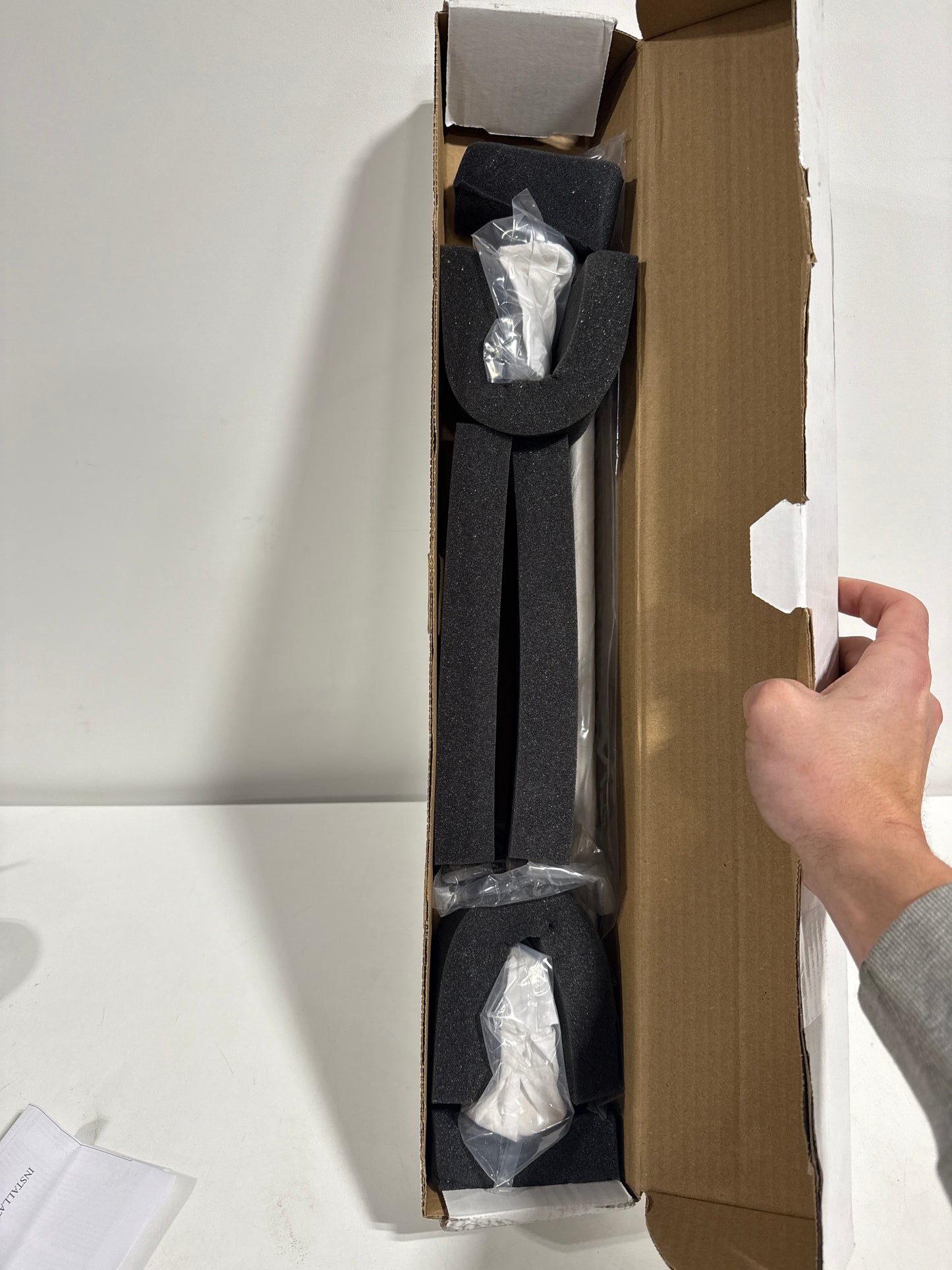 Newport Brass 34-02 Single 24" Towel Bar for the Aylesbury and Jacobean Collections Polished Brass Uncoated