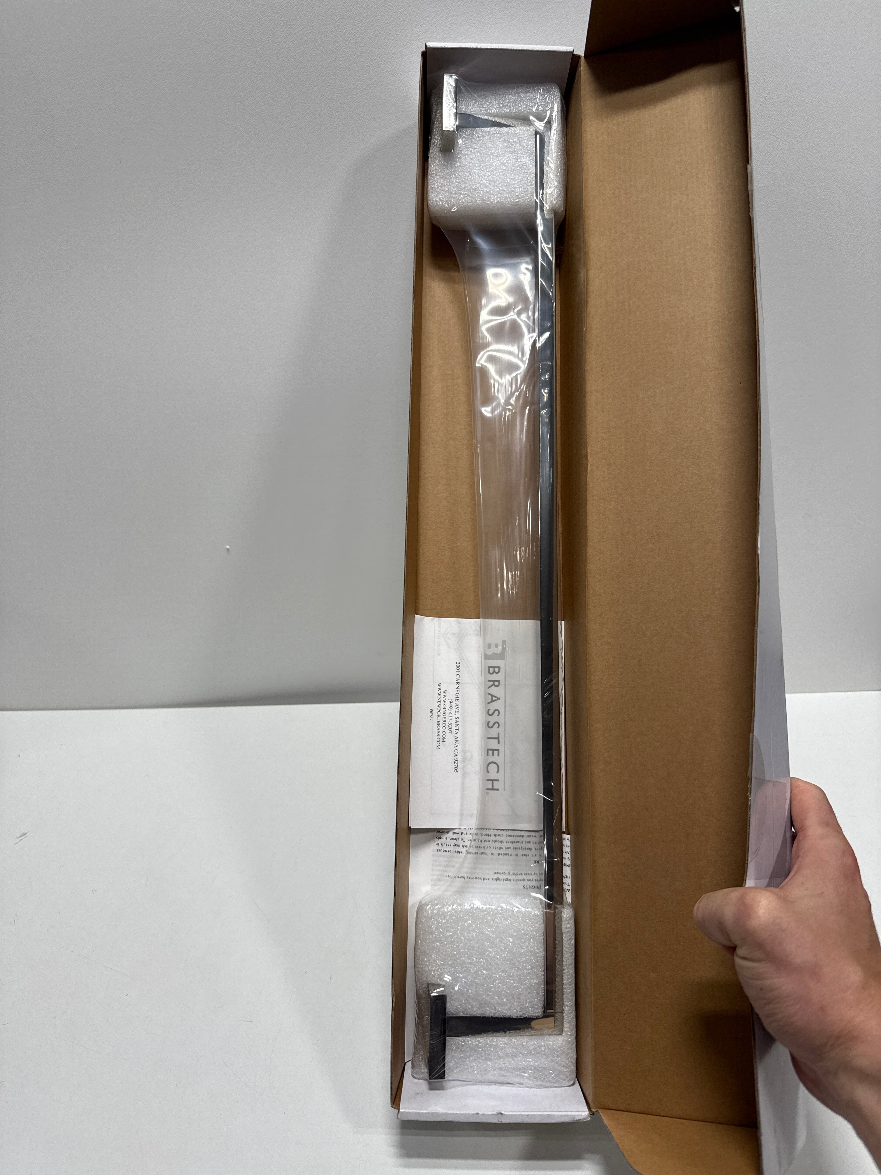 Newport Brass 2020-1250 Skylar 24" Towel Bar