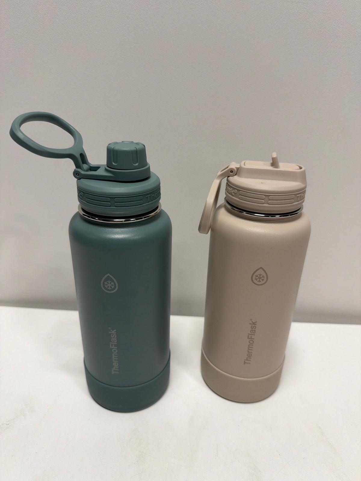 2 x ThermoFlask 32 oz Stainless Steel Water Bottle