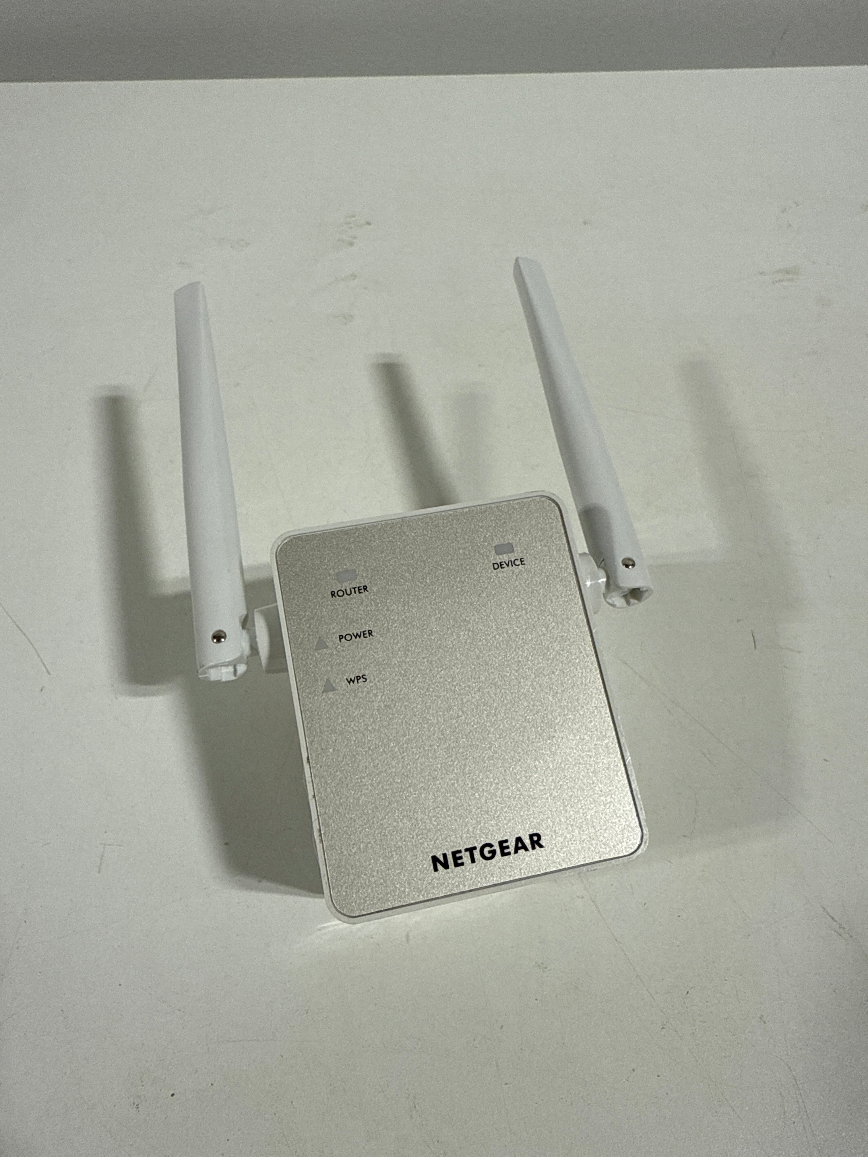 NETGEAR - Dual-band WiFi Range Extender - Essentials Edition 1.2Gbps Wall-plug External Antennas - White - *Computers &