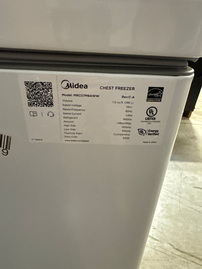 Dent Midea Convertible Chest Freezer with Interior LED Light, 7.0 cu ft, White