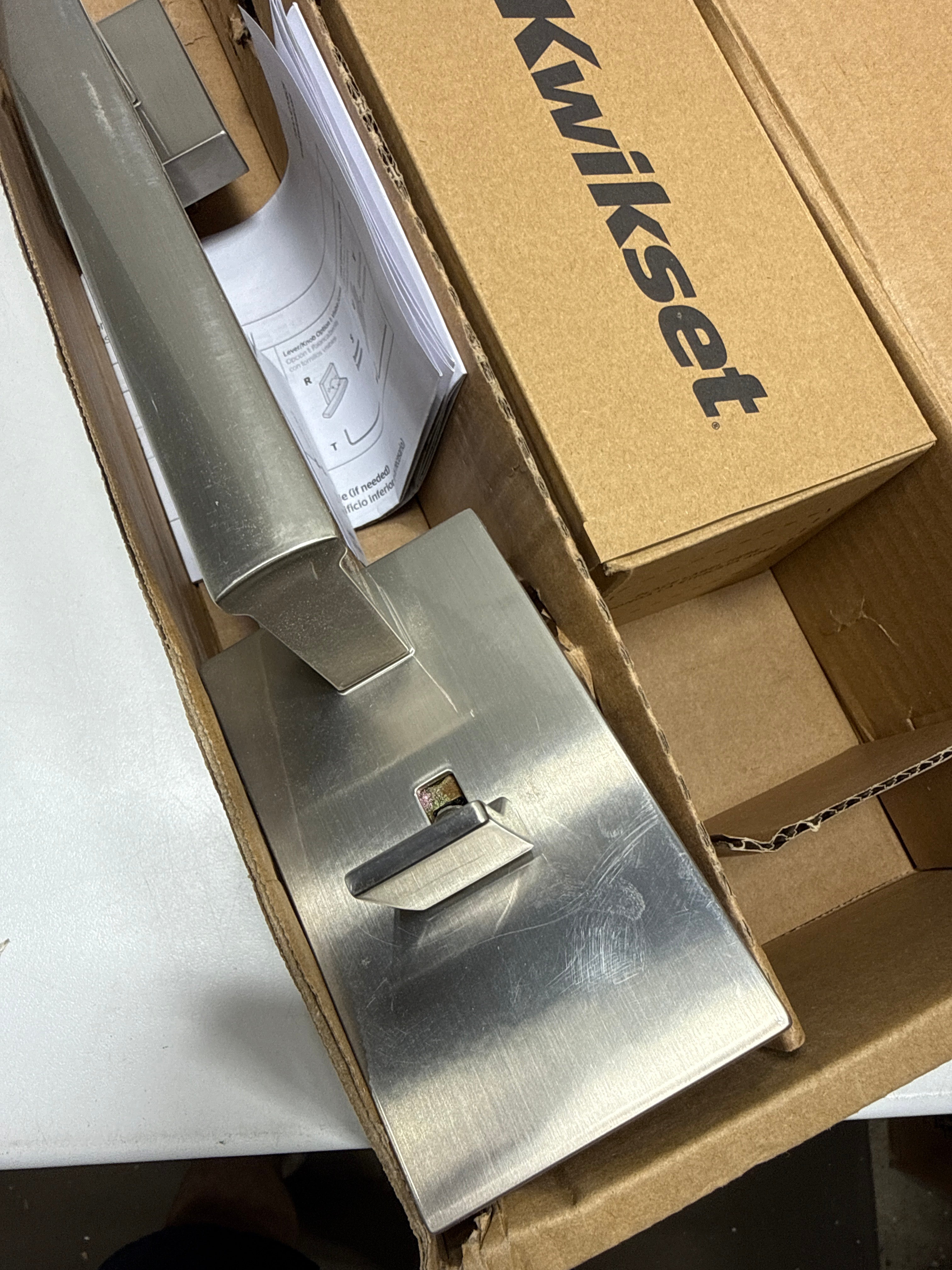 Scuff Kwikset San Clemente Single Cylinder Keyed Entry Handleset with SmartKey, Exterior Only Model: 818SCELIP-15S.STRKP