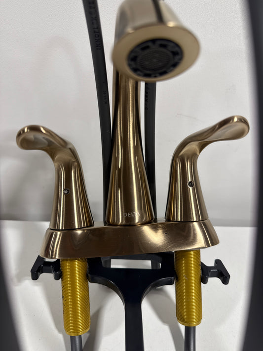 Delta 2538-MPU-DST Lahara Centerset Bathroom Faucet with Pop-up Drain Assembly