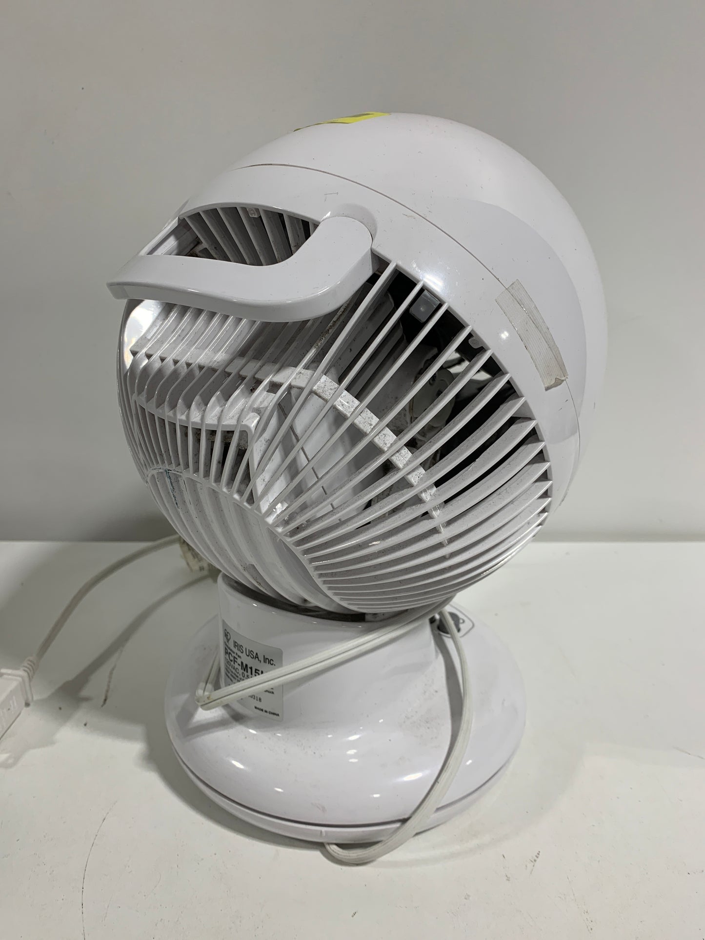 Used WOOZOO - Compact Personal Oscillating Fan - White