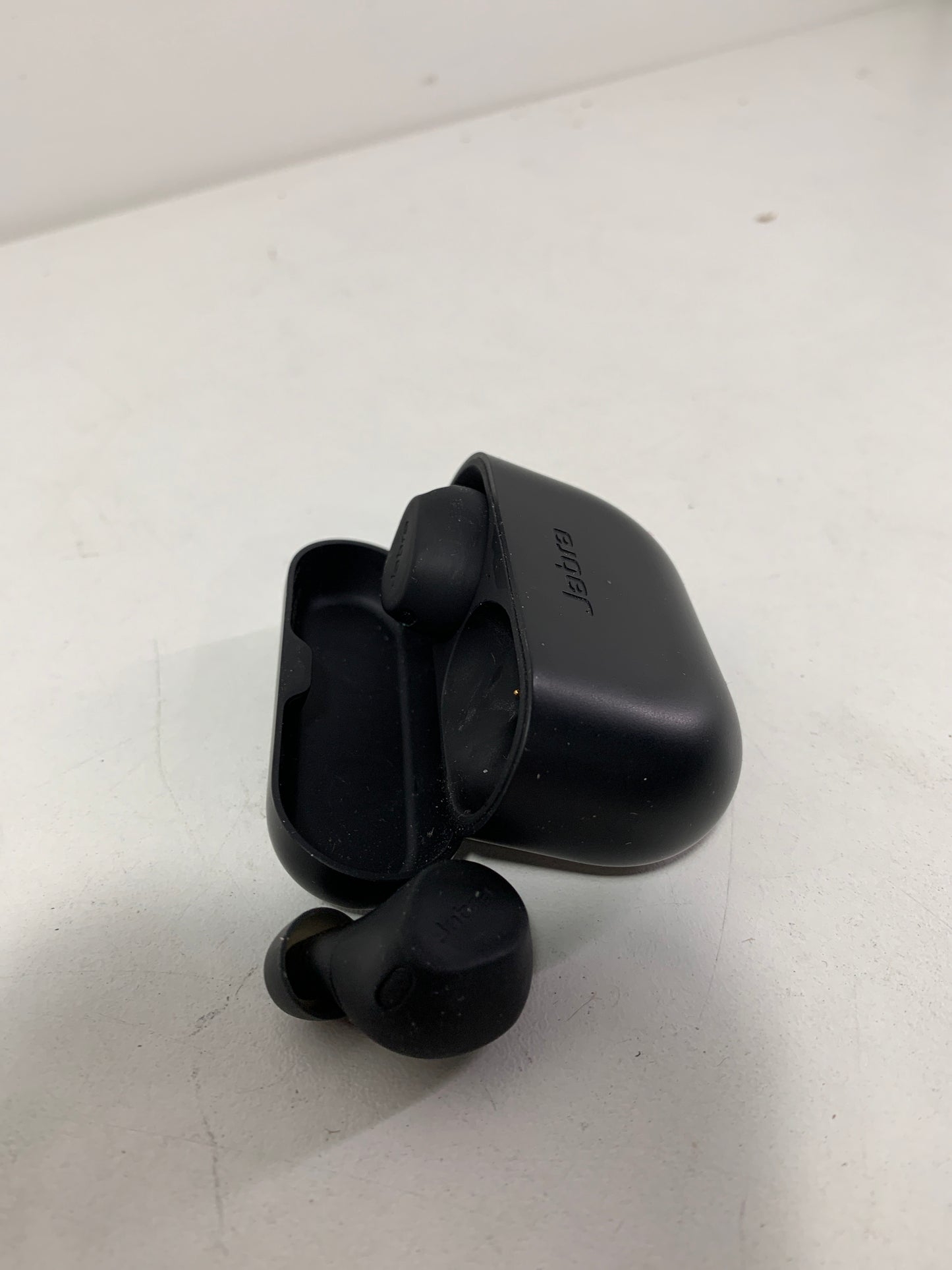 Used JBL Tune 230NC Wireless Earbuds- Black