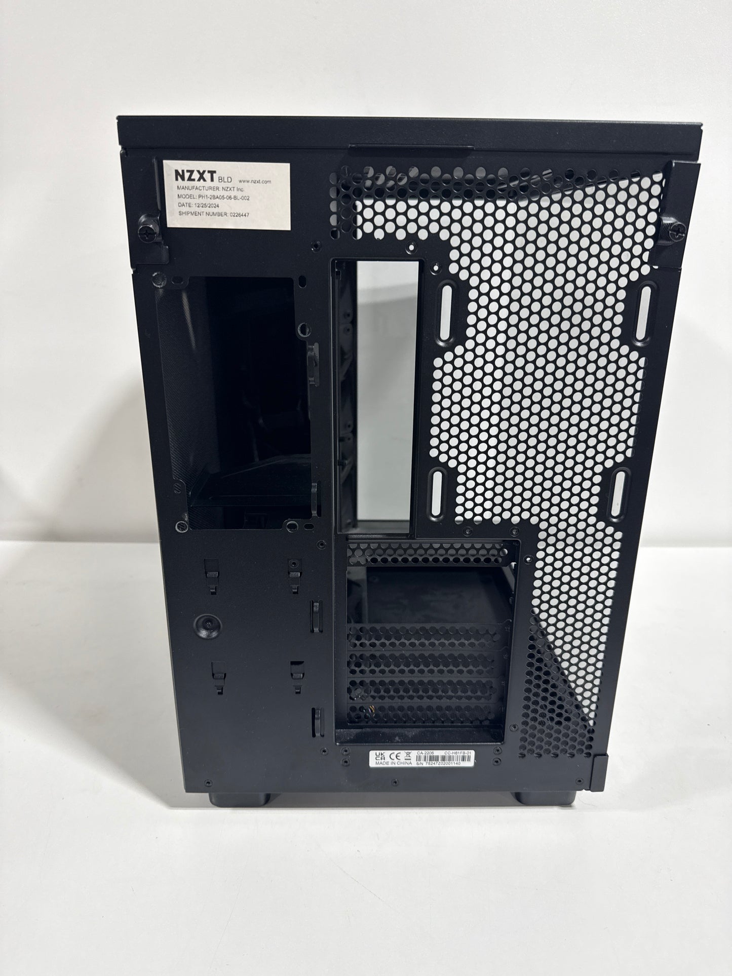 NZXT H6 FLOW Compact Dual-Chamber Mid-Tower Airflow Case, Black, CC-H61FB-01