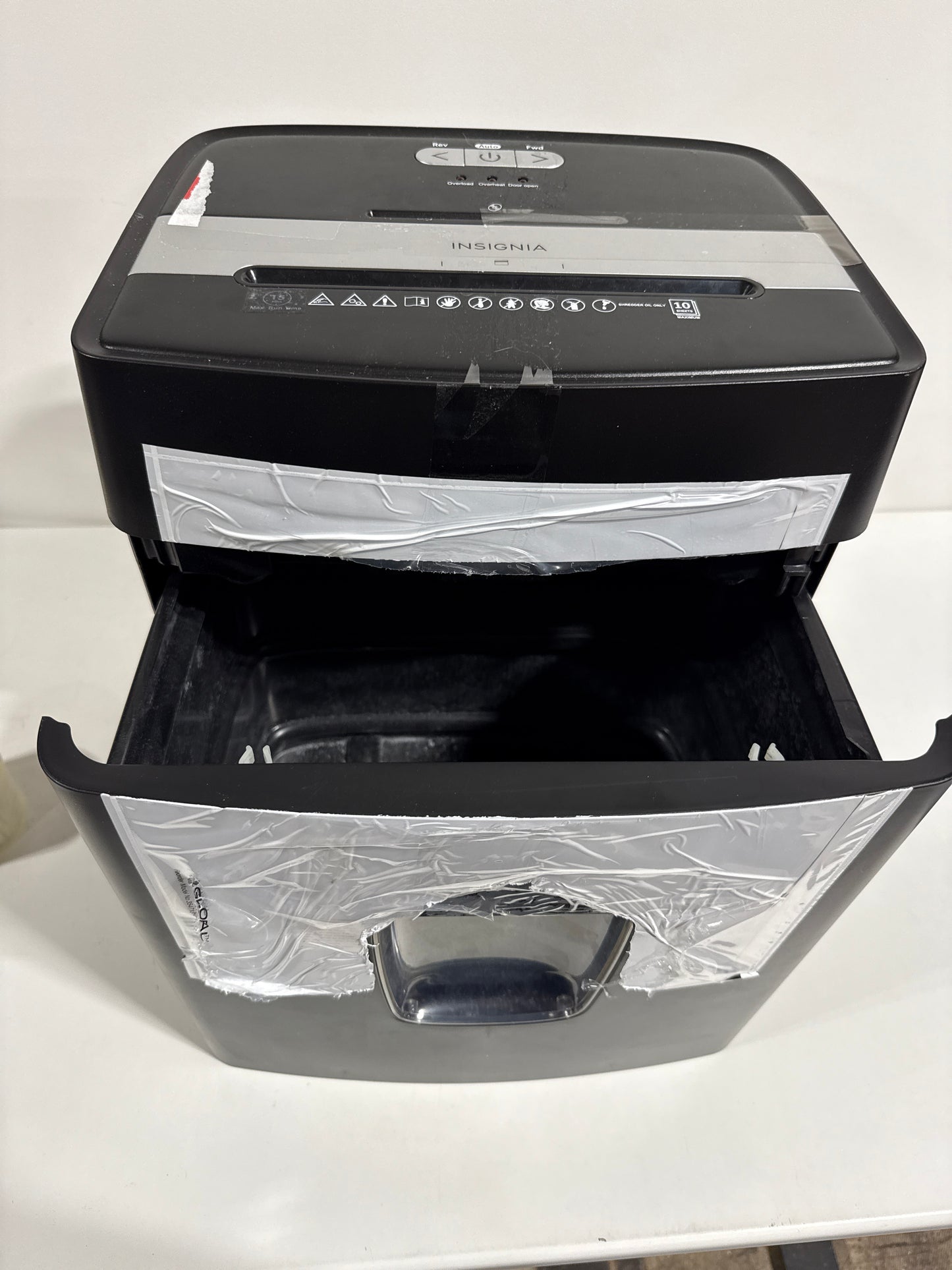 Used Insignia - 10-Sheet Crosscut Paper/CD Shredder - Black