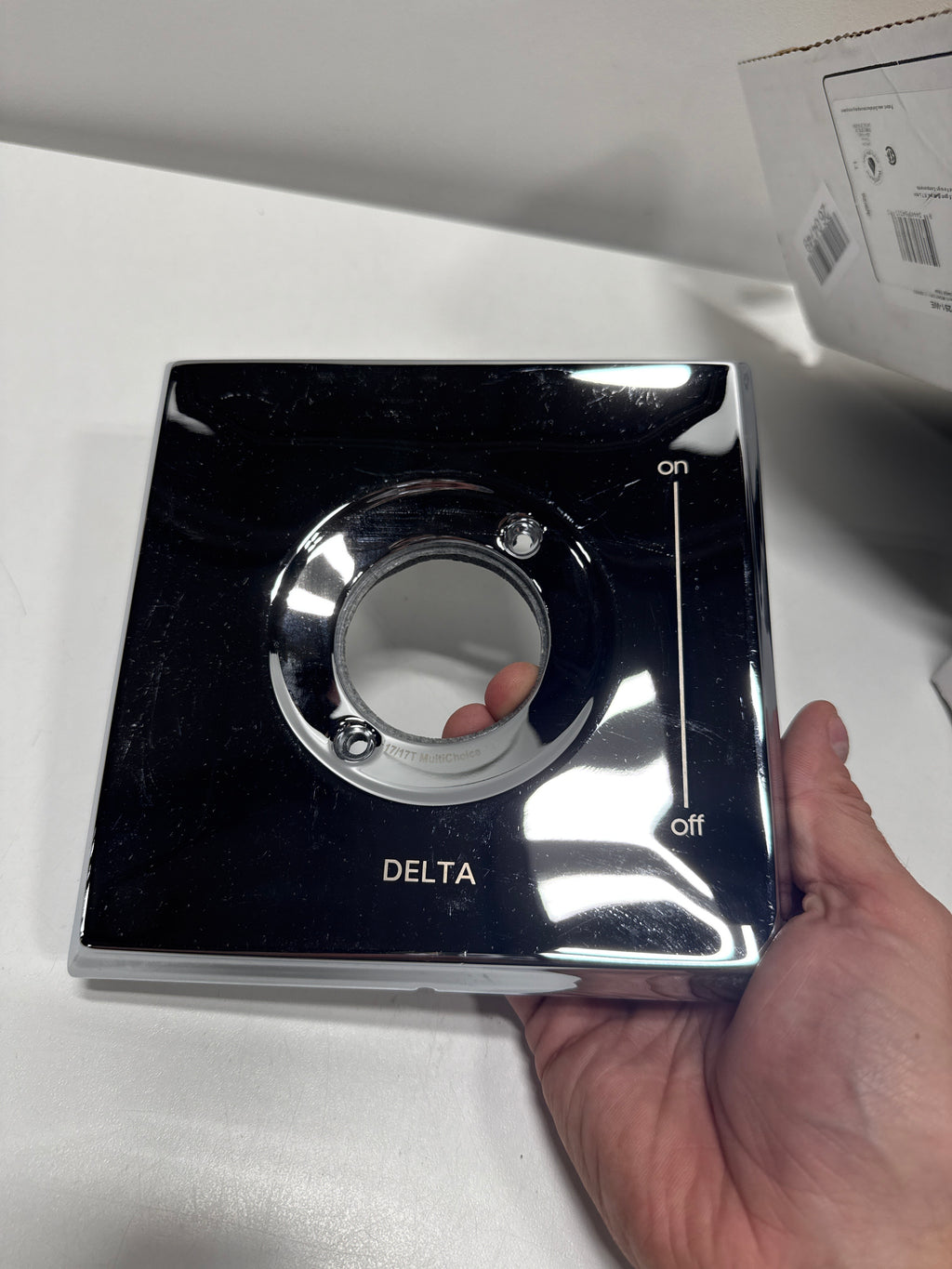 Scratch Delta Dryden Monitor 17 Series Shower Trim Chrome