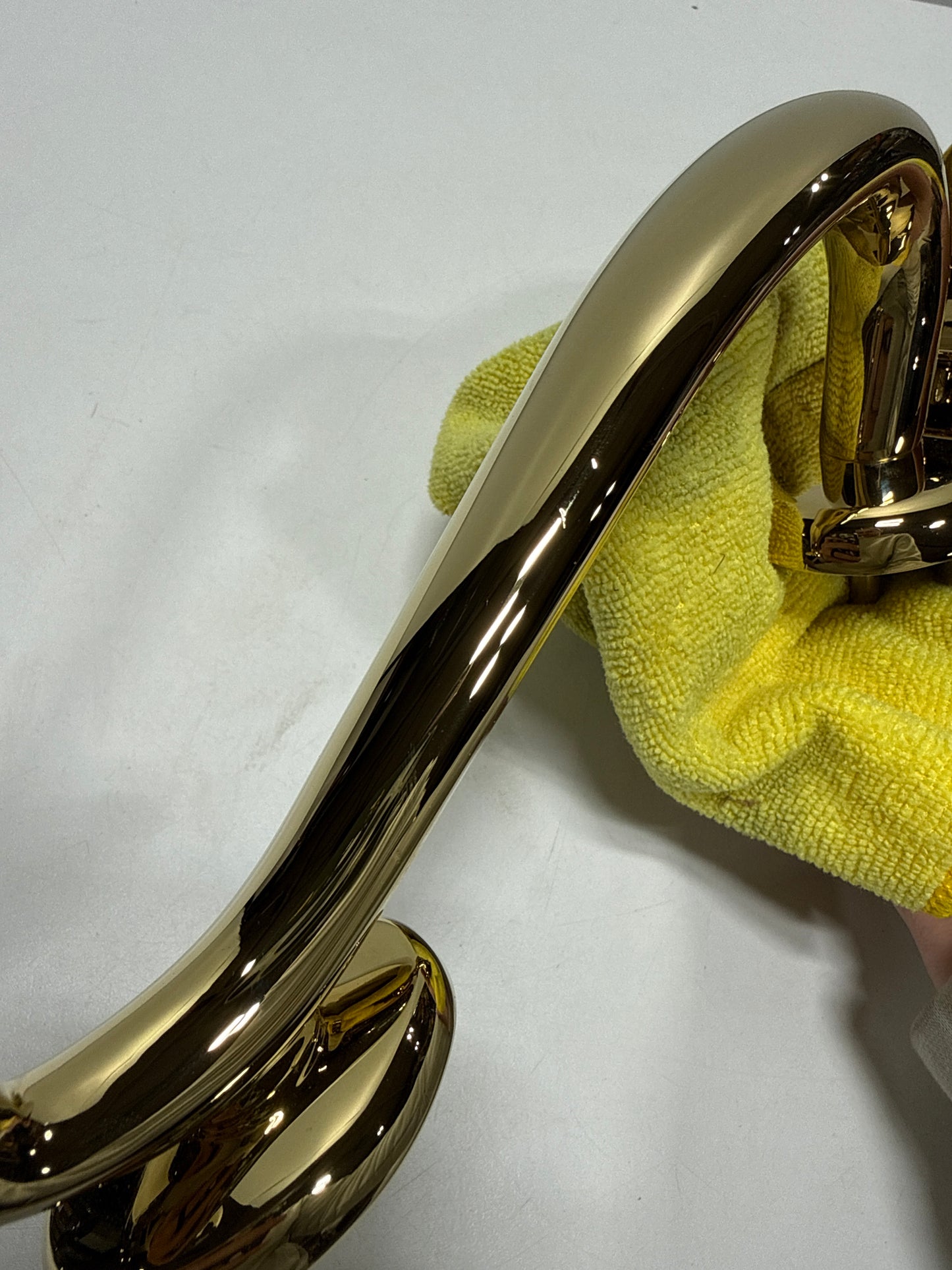 Scratch Baldwin 85315.ENTR Logan Sectional Single Cylinder Keyed Entry Handleset with 5015 Interior Knob from the Estate Collection Lifetime Polished Brass