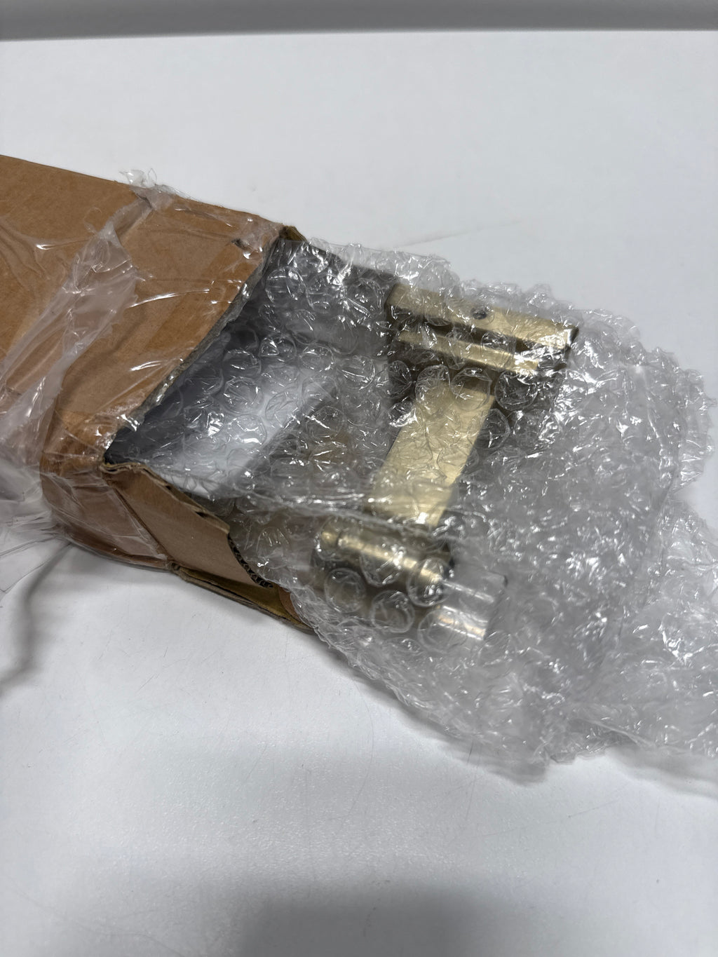 Glacio 8 in (203 Mm) Towel Bar in Clear/Golden Champagne