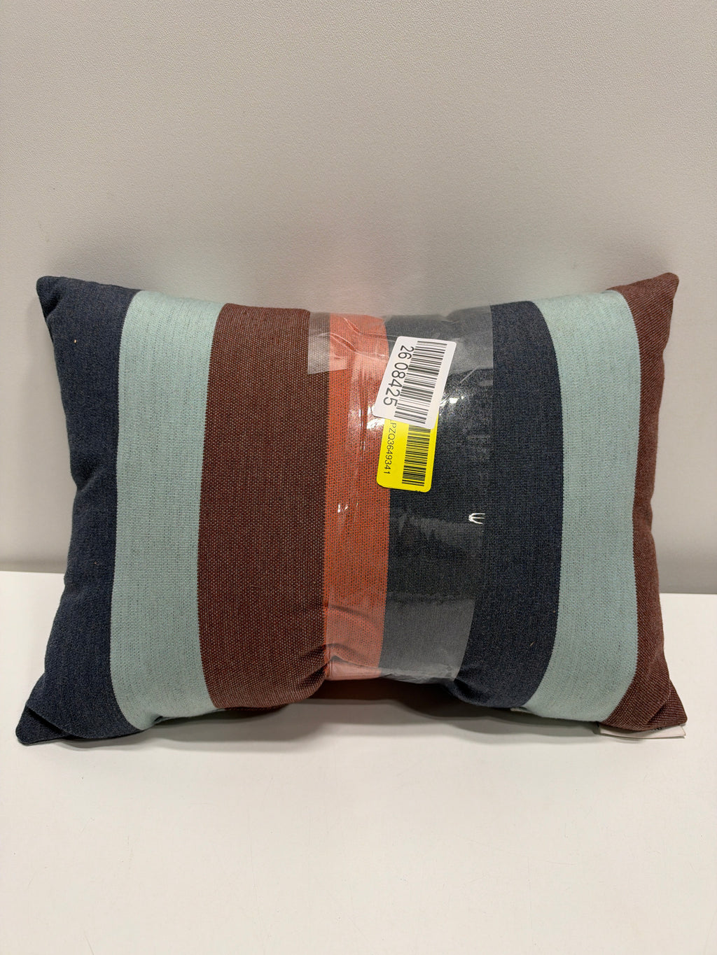 Yardbird - Outdoor Throw Pillow - Gateway Fuse 15" x 10"