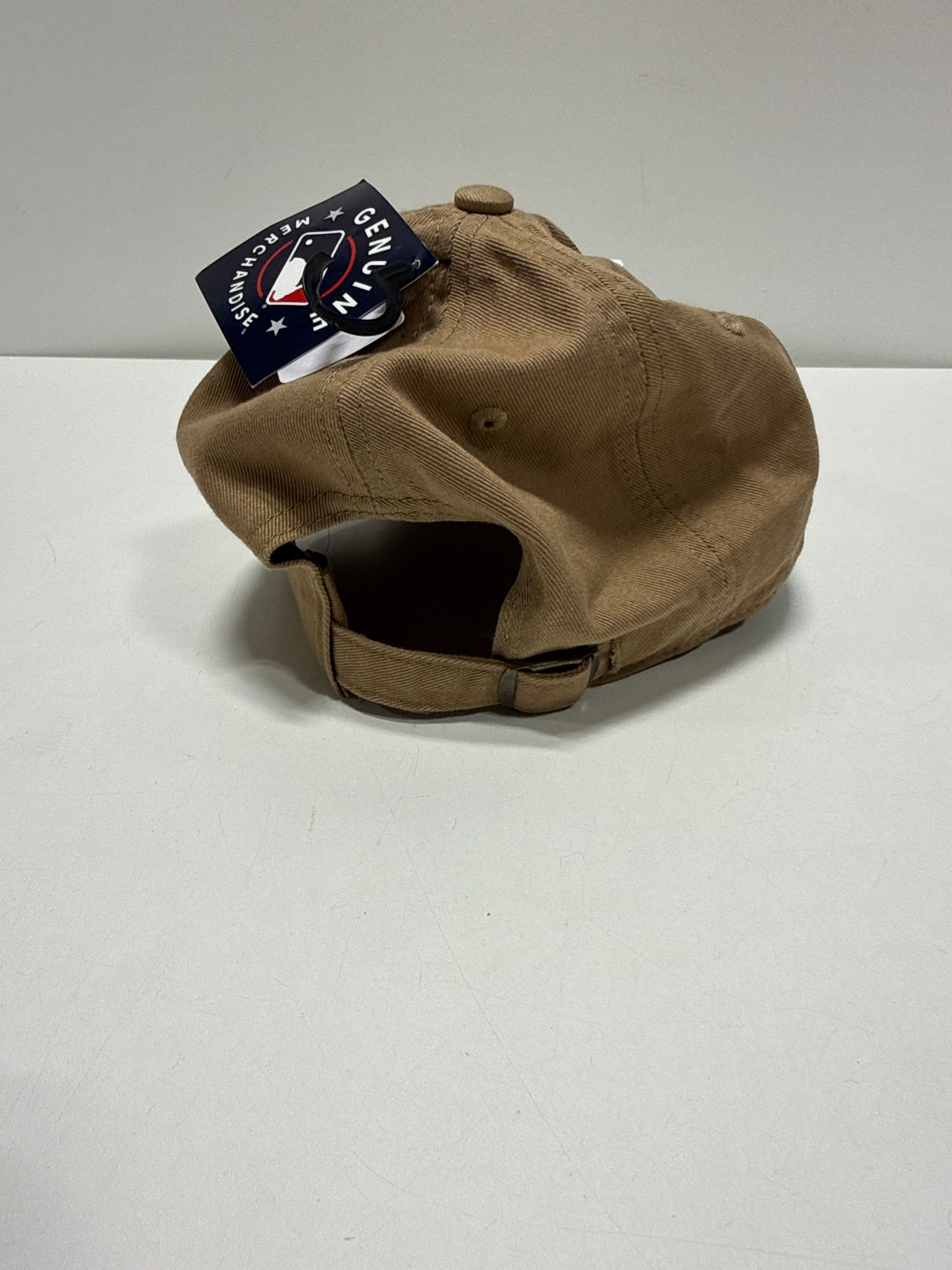 MLB New York Yankees Khaki Clean Up Hat: Adjustable Cotton Baseball Cap