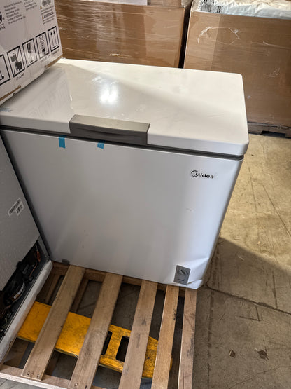 Dent Midea Convertible Chest Freezer with Interior LED Light, 7.0 cu ft, White