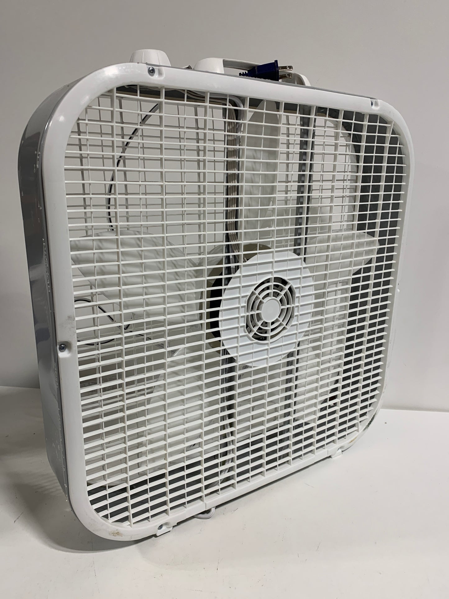 Used Lasko 20"- 3 Speed Box Fan