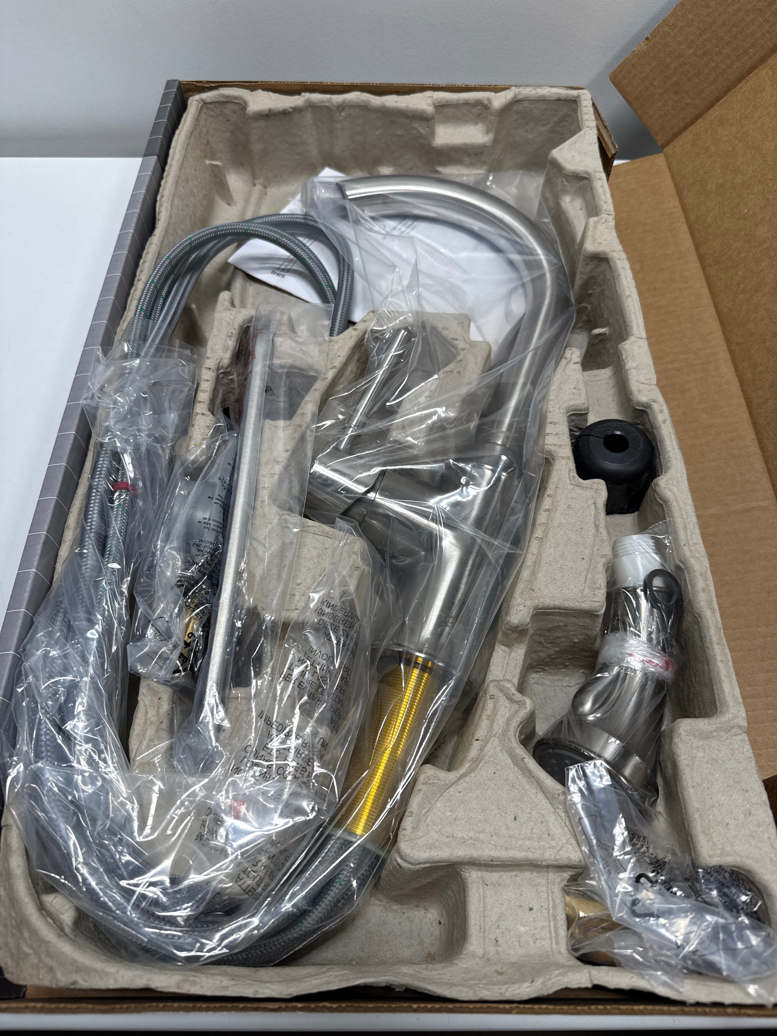 hansgrohe Talis C Stainless Steel High Arc Kitchen Faucet, Kitchen Faucets with Pull Down Sprayer, Faucet for Kitchen Sink, Magnetic Docking Spray Head, Stainless Steel Optic 04215800