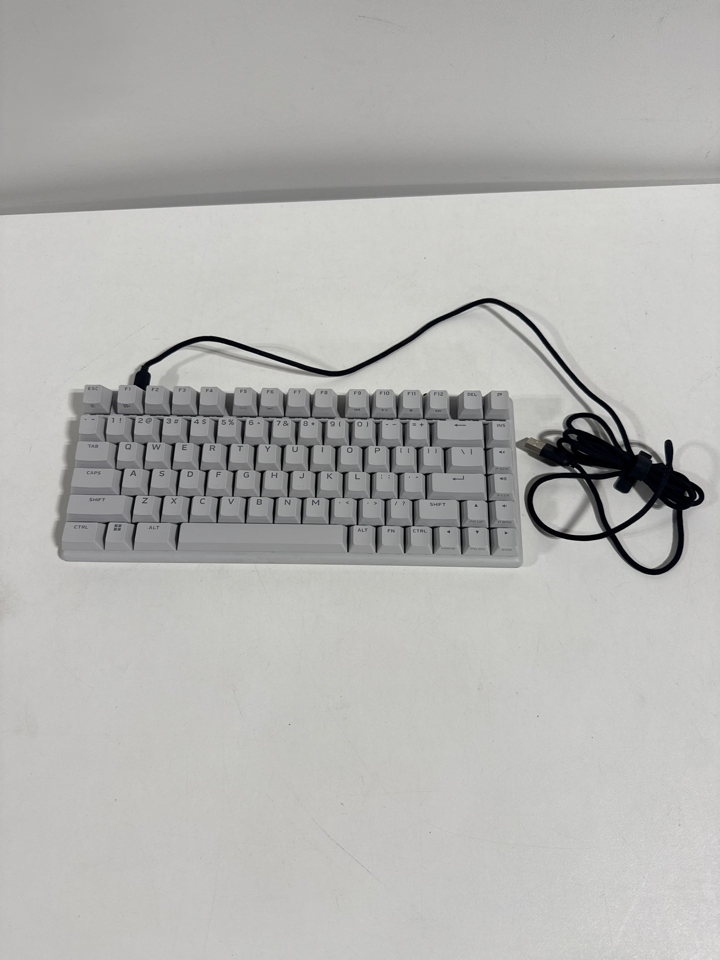 Used Alienware Pro Wireless Gaming Keyboard - White (PRO-KB-W-WW)