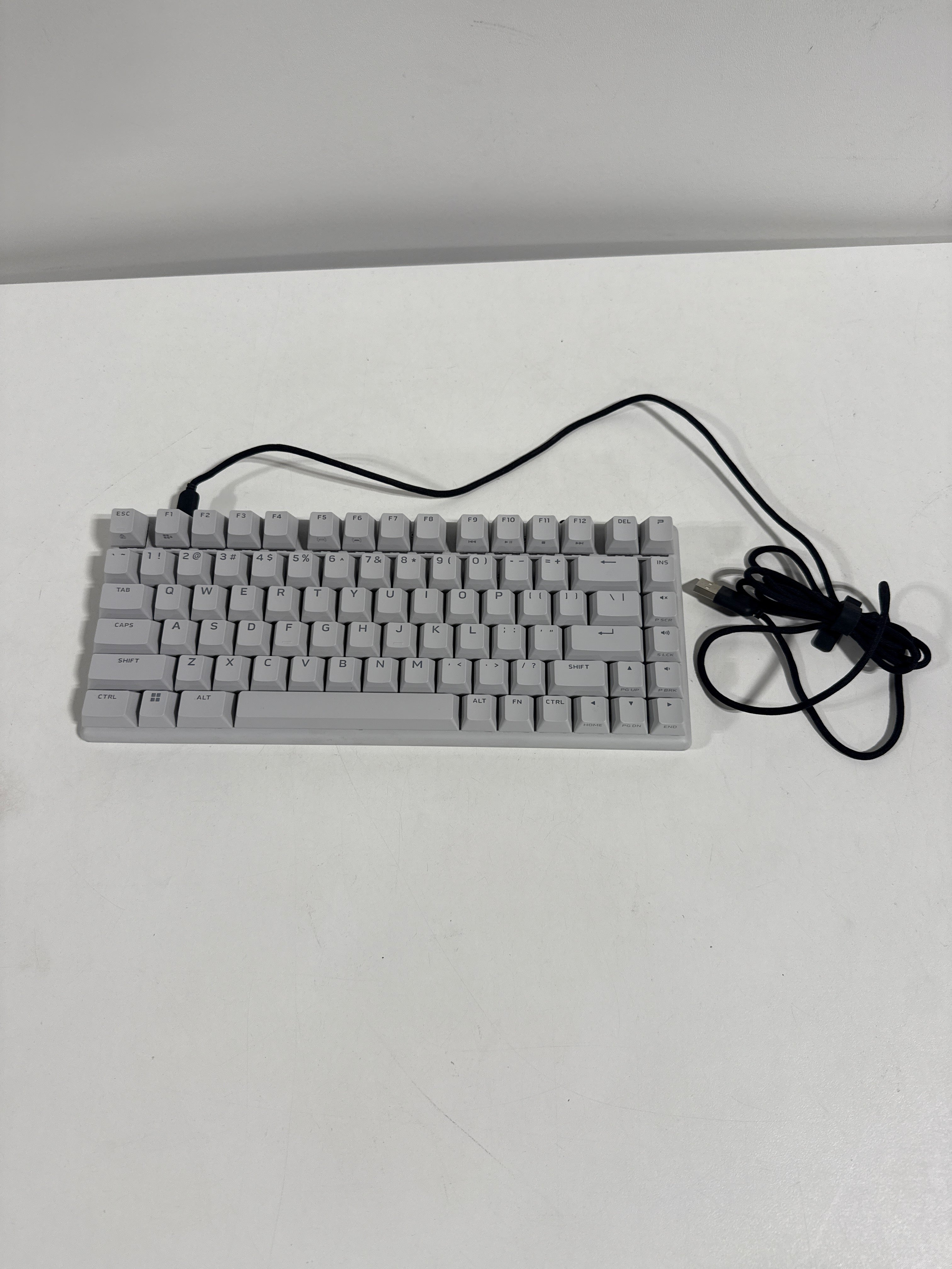 Used Alienware Pro Wireless Gaming Keyboard - White (PRO-KB-W-WW) - *Computers & Office