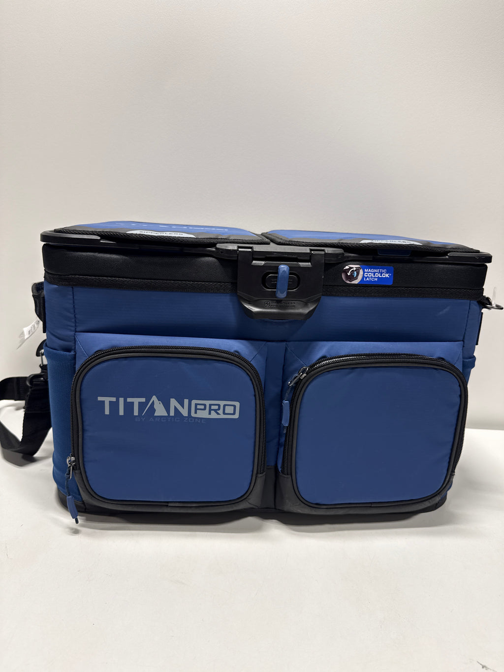 Defect Titan PRO by Arctic Zone 48 Can Zipperless Cooler with Magnetic Lid Insulated Soft Cooler with Custom Storage Liners