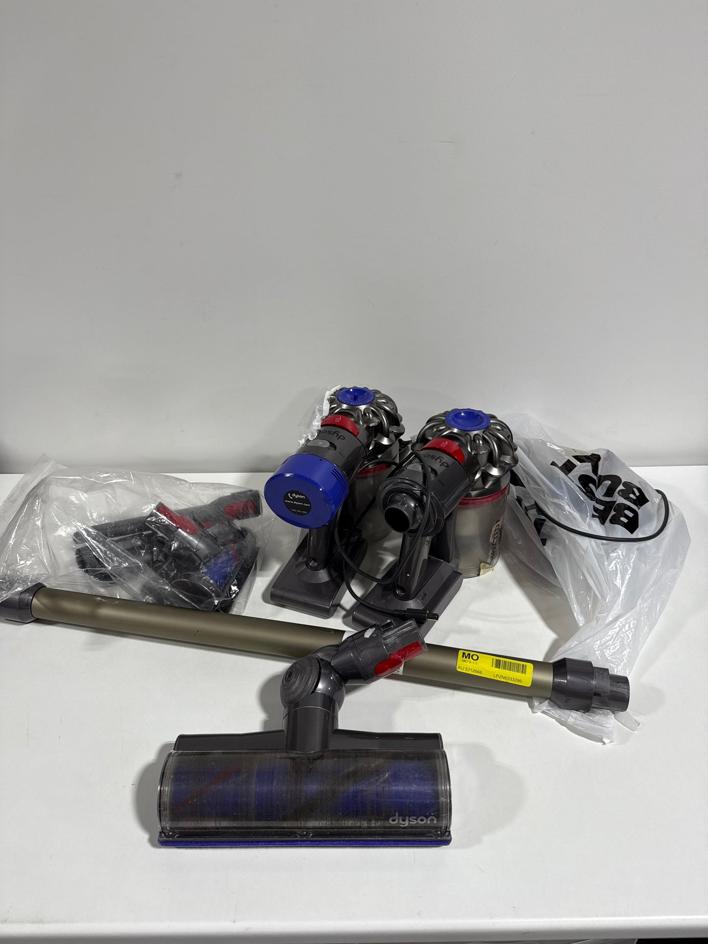 2 For Parts Dyson V8 Absolute Vaccum Cleaners