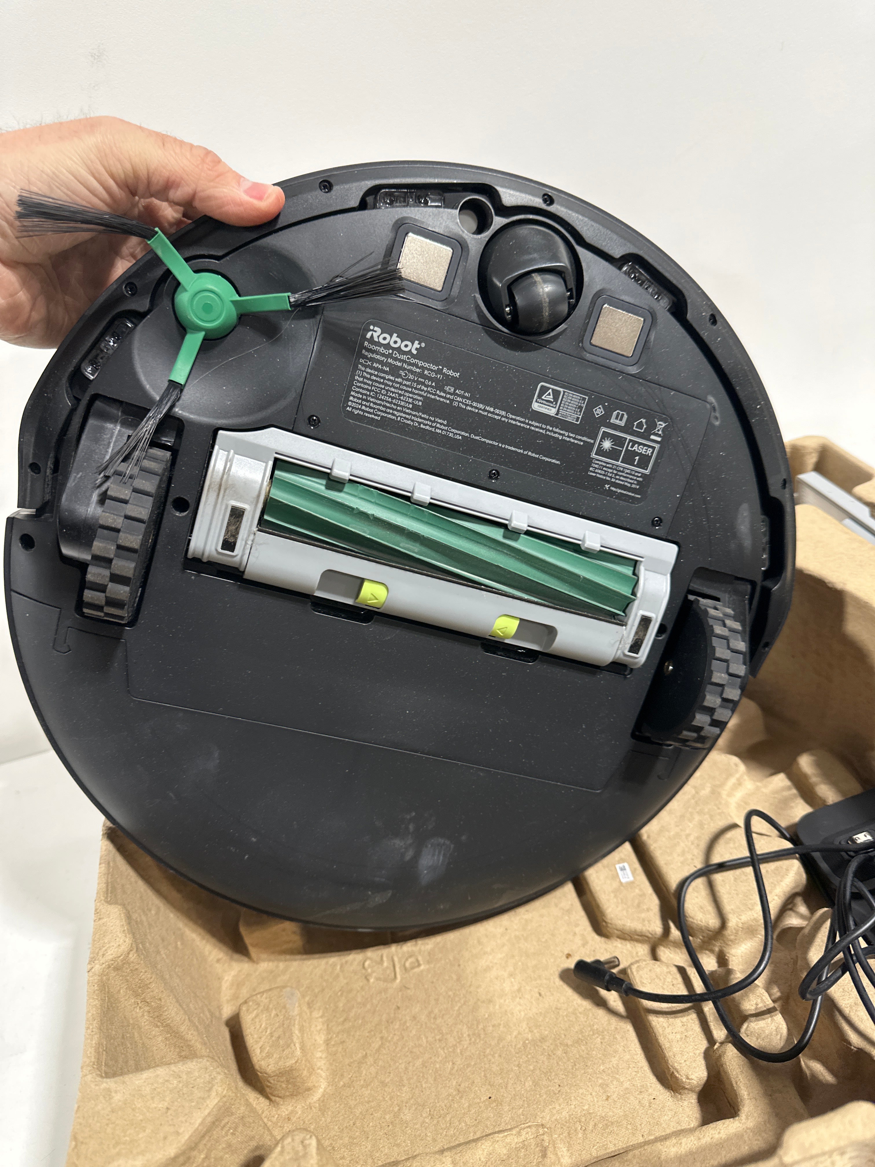 Used IRobot - Roomba 205 DustCompactor Vacuum - *Vacuums & Carpet Cleaners