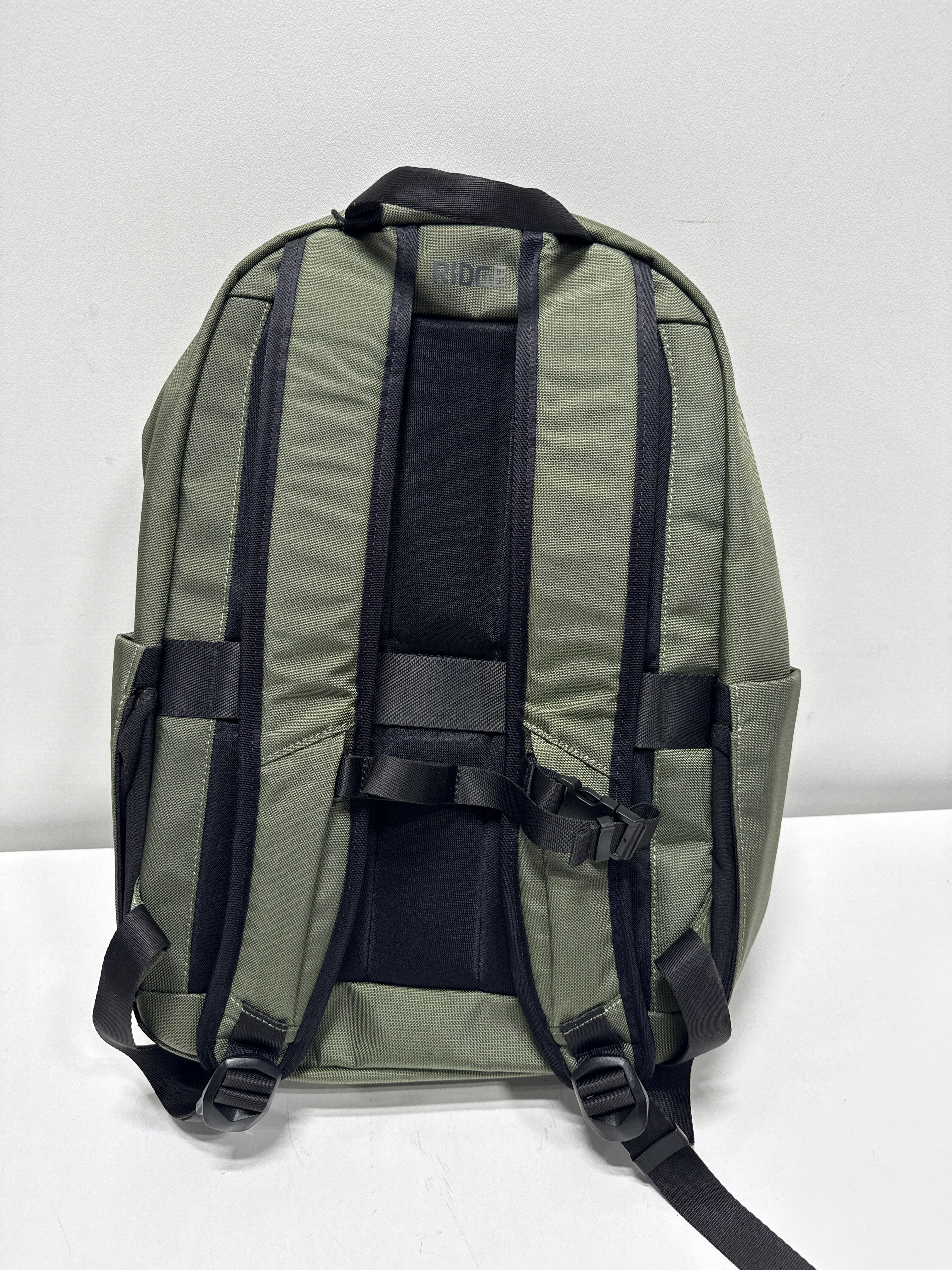 The Ridge Wallet - Commuter Backpack - Matte Olive - Green