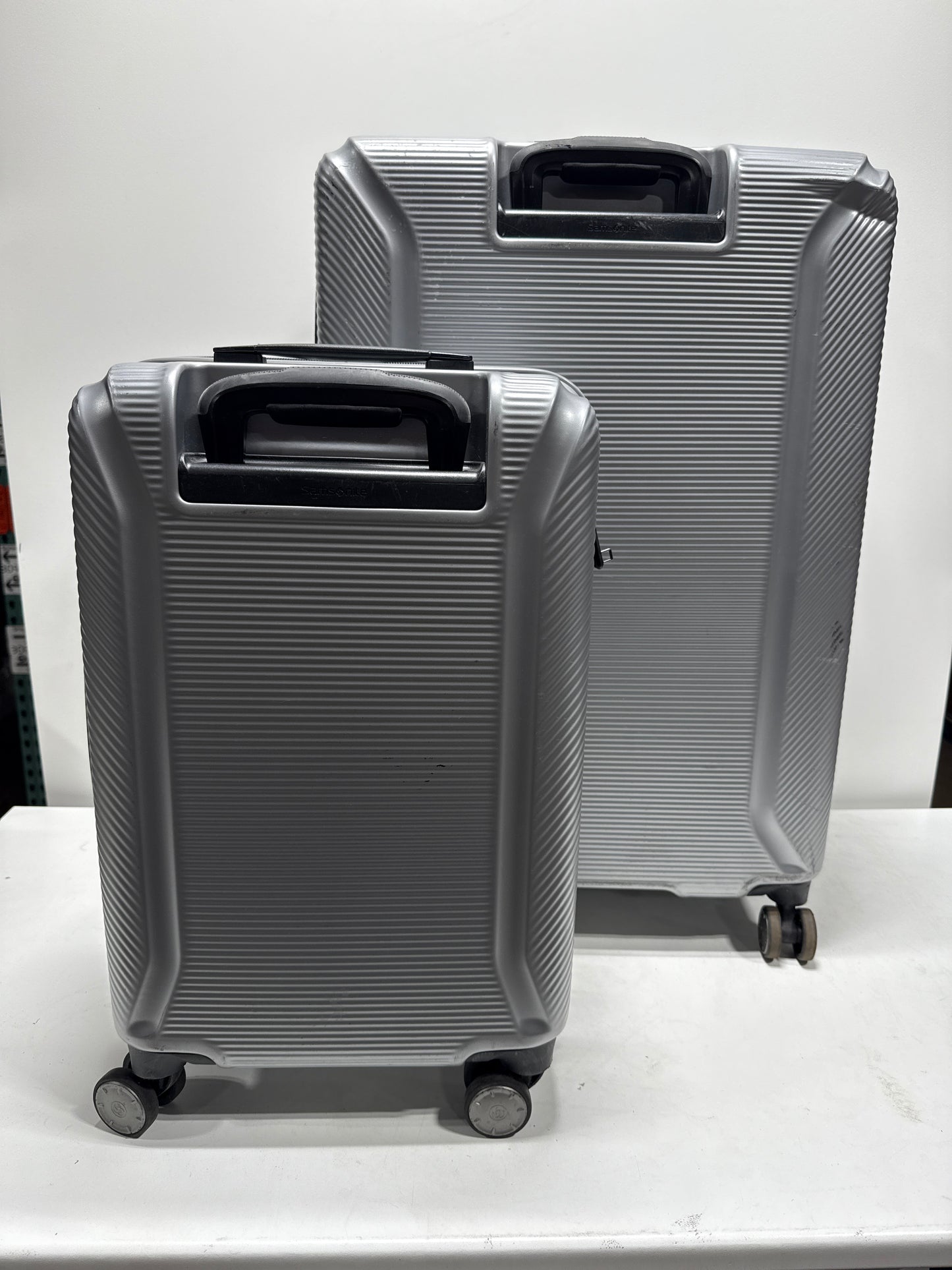 See Desc Used Samsonite Element XLT 2-piece Hardside Set