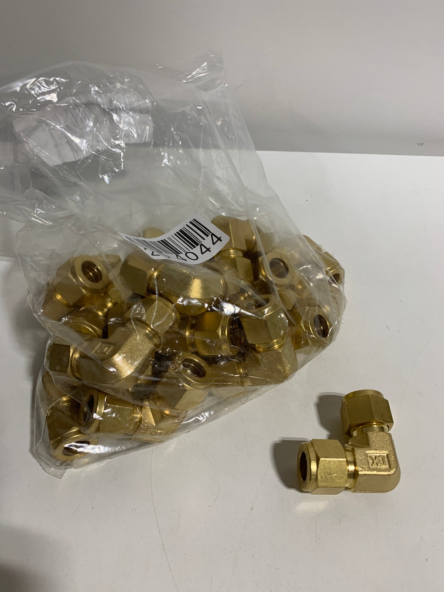 Lot of 19 DK Lok DL 1/2" Tube OD Brass Union 90 Elbow Double Ferrule