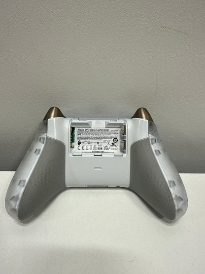 Used See Desc Microsoft - Xbox Wireless Controller for Xbox Series X Xbox Series S Xbox One PCs and Cloud-Enabled