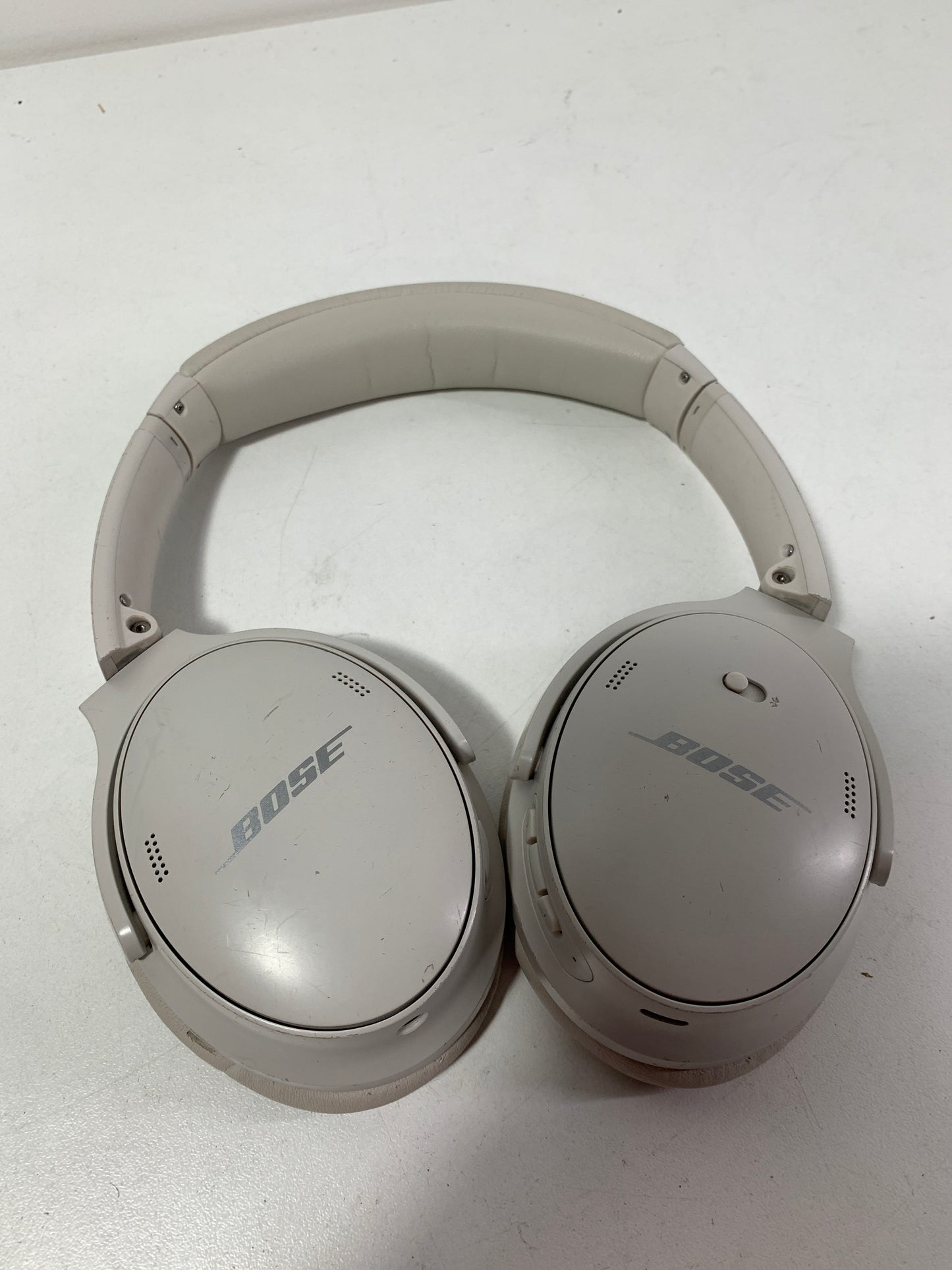 Used Bose QuietComfort 45 Wireless Active Noise Canceling on-Ear Headphones, Bluetooth, White