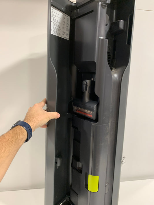 Used LG - CordZero All-in-One Cordless Stick Vacuum Stand