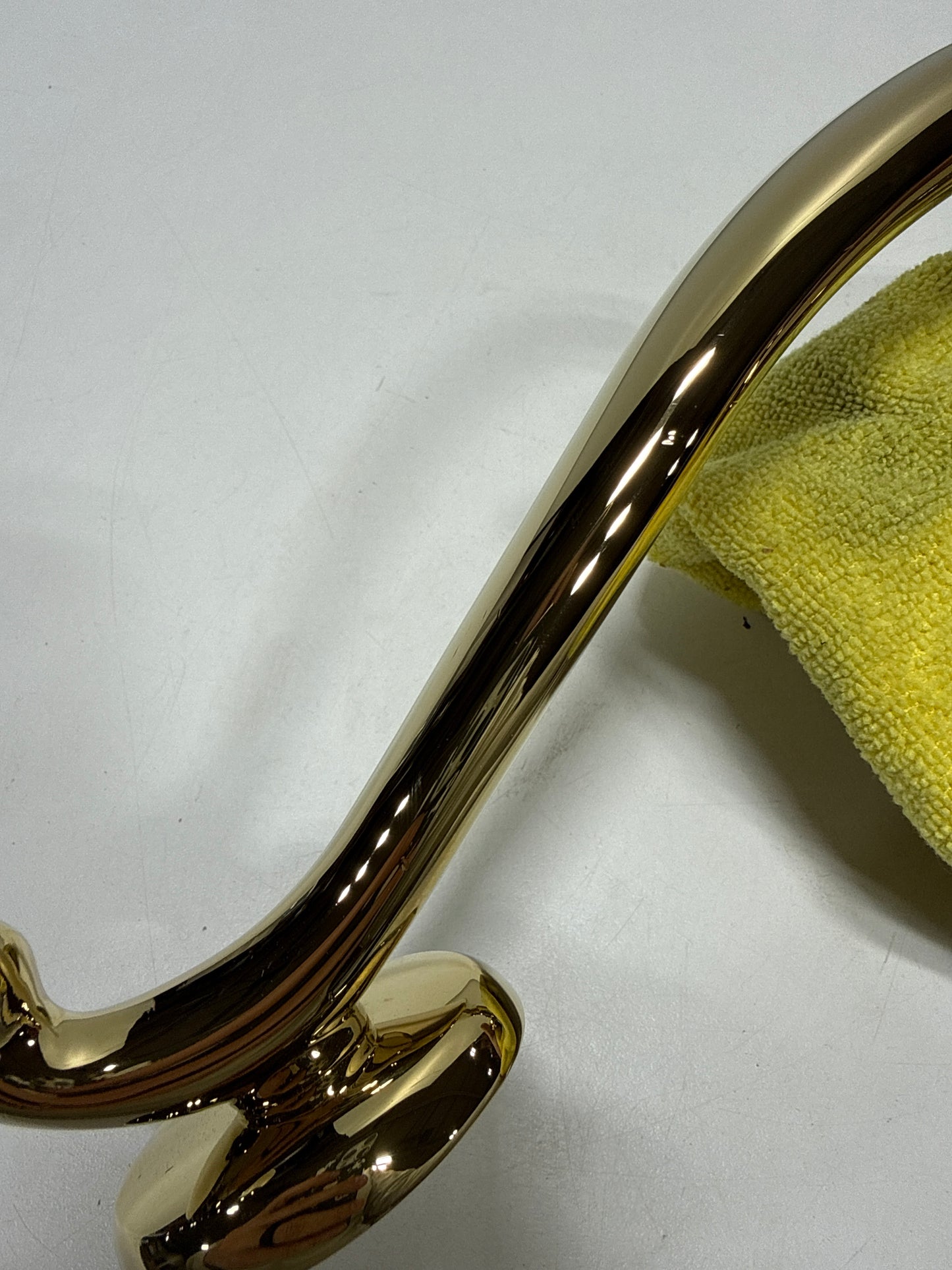 Scratch Baldwin 85315.ENTR Logan Sectional Single Cylinder Keyed Entry Handleset with 5015 Interior Knob from the Estate Collection Lifetime Polished Brass