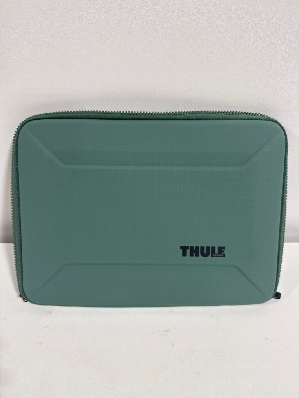 Thule - Gauntlet Laptop Sleeve Laptop Case for 14” Apple MacBook Pro, 13” Apple MacBook Pro, Air, PCs, Laptops & Chromebooks - Hazy Green