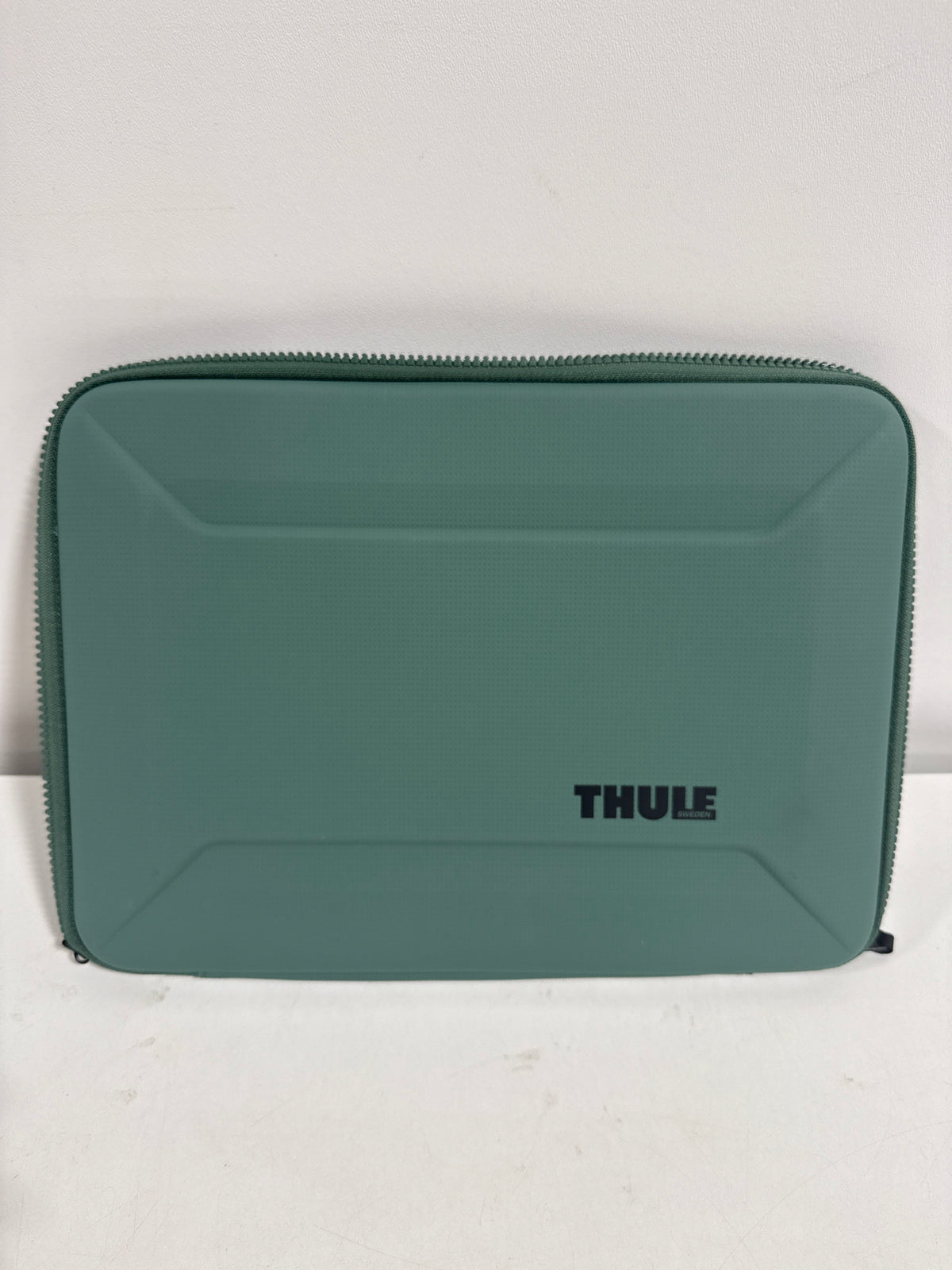 Thule - Gauntlet Laptop Sleeve Laptop Case for 14” Apple MacBook Pro, 13” Apple MacBook Pro, Air, PCs, Laptops & Chromebooks - Hazy Green