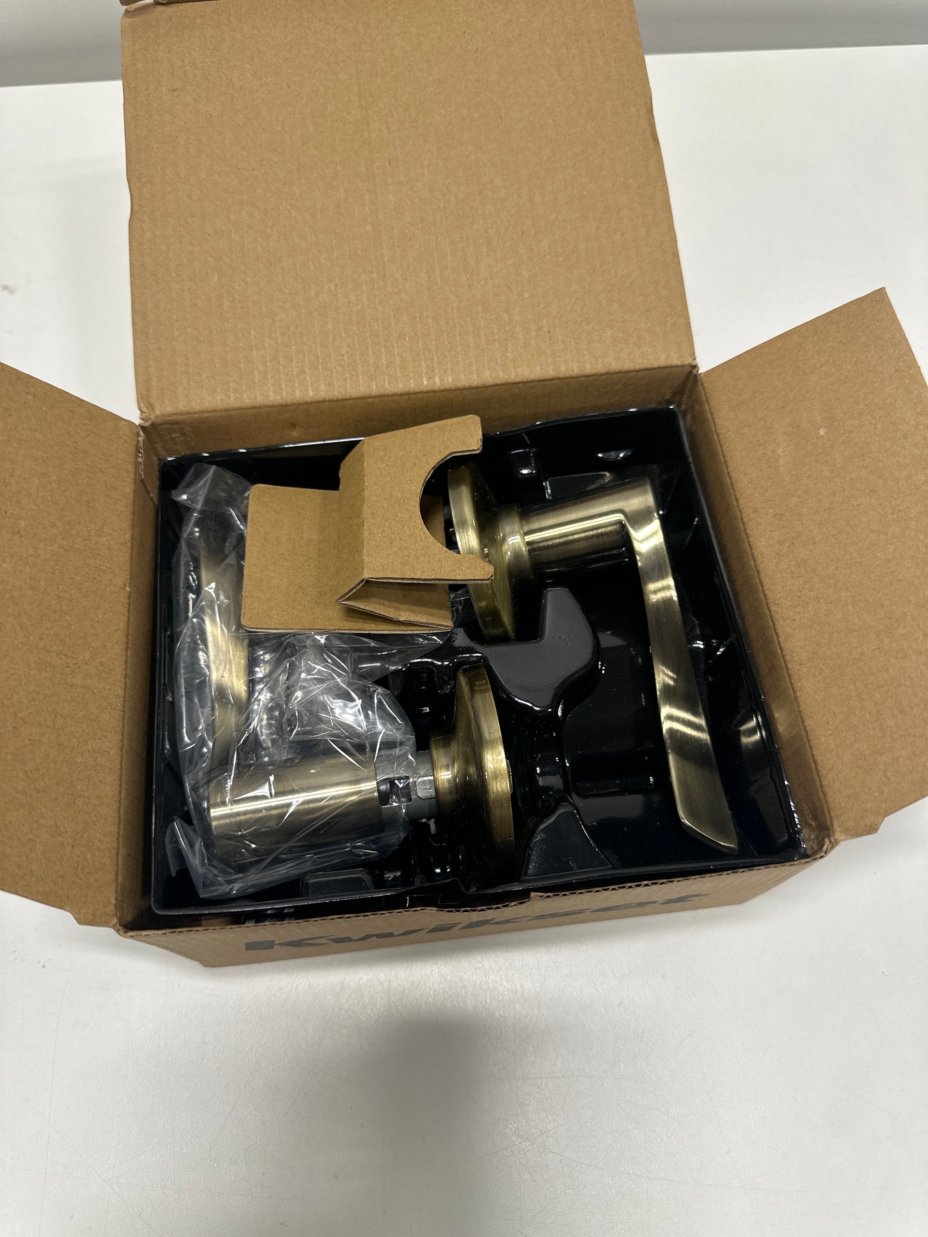 Kwikset 405Bl-S Balboa Reversible Keyed Entry Door Leverset - Brass