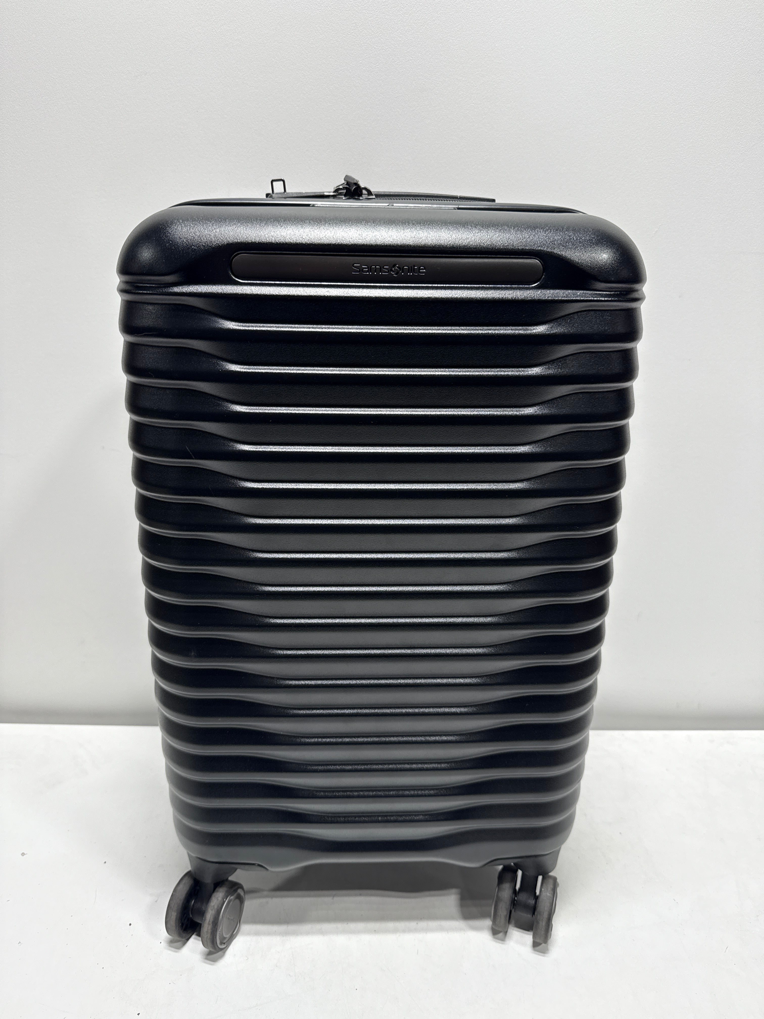 Lightly Used Samsonite Element XLT 2.0 Luggage Set 2 Piece Black - *Luggage & Travel