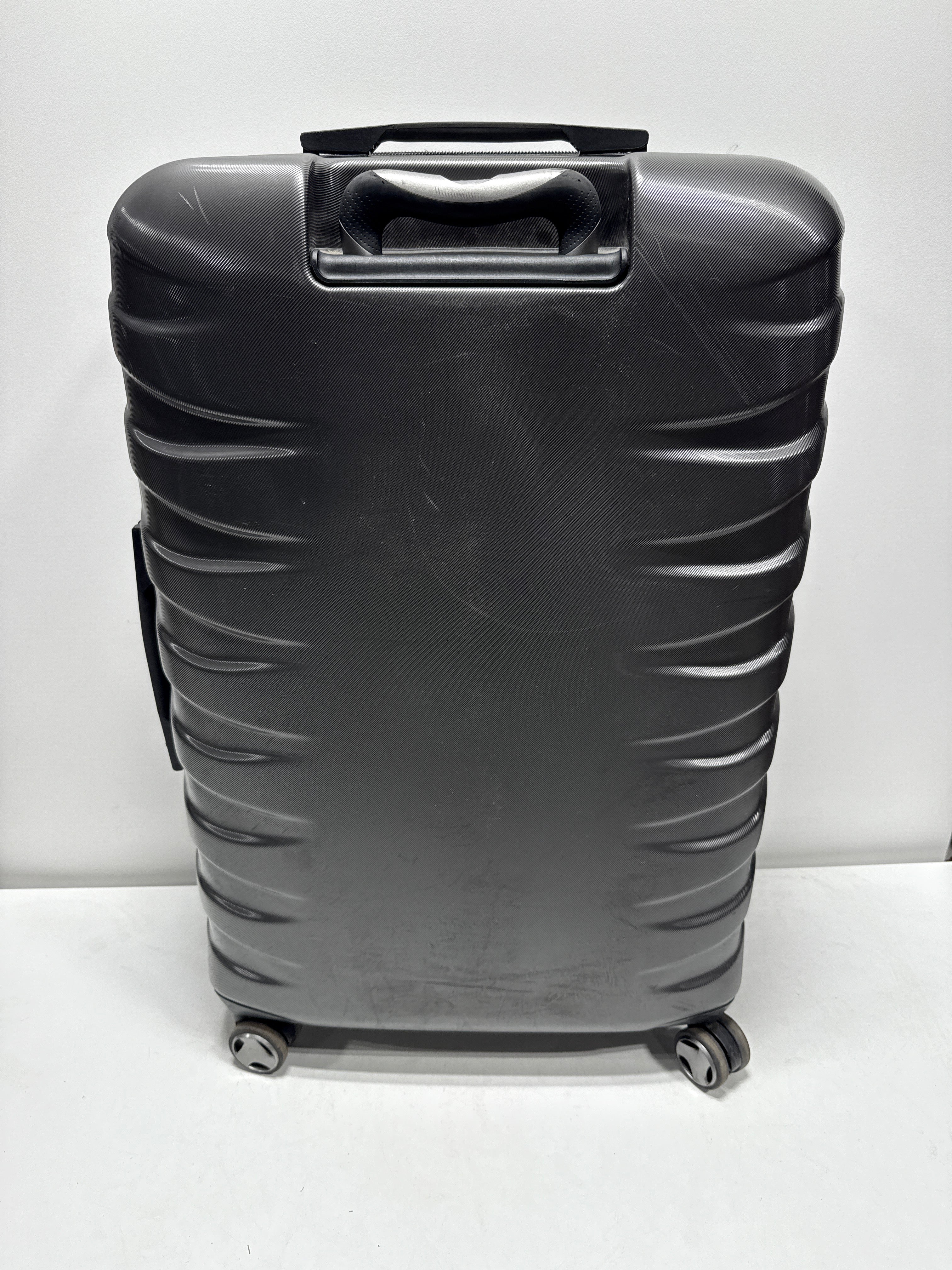 Used Ricardo 3 piece Hardside Spinner Set - *Luggage & Travel