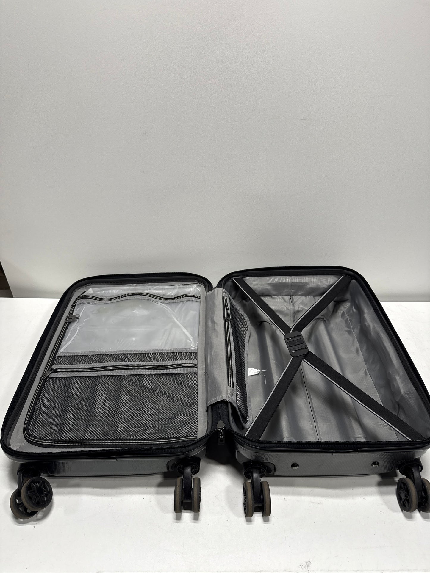 Used Samsonite Tech 2.0 2-piece Hardside Expandable Spinner Luggage Set