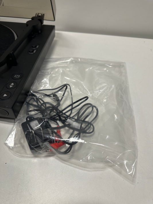 Used Victrola Automatic Turntable: Bluetooth Belt Drive with RCA Connection