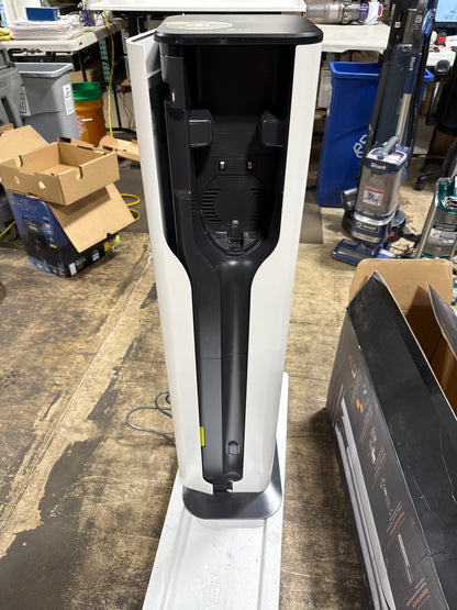 Used LG - CordZero All-in-One Cordless Stick Vacuum with Dual Floor Max Nozzle - Essence White