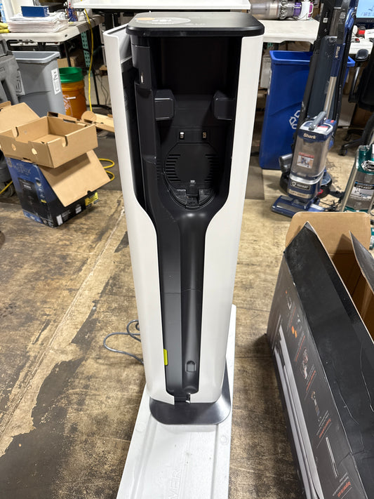 Used LG - CordZero All-in-One Cordless Stick Vacuum with Dual Floor Max Nozzle - Essence White