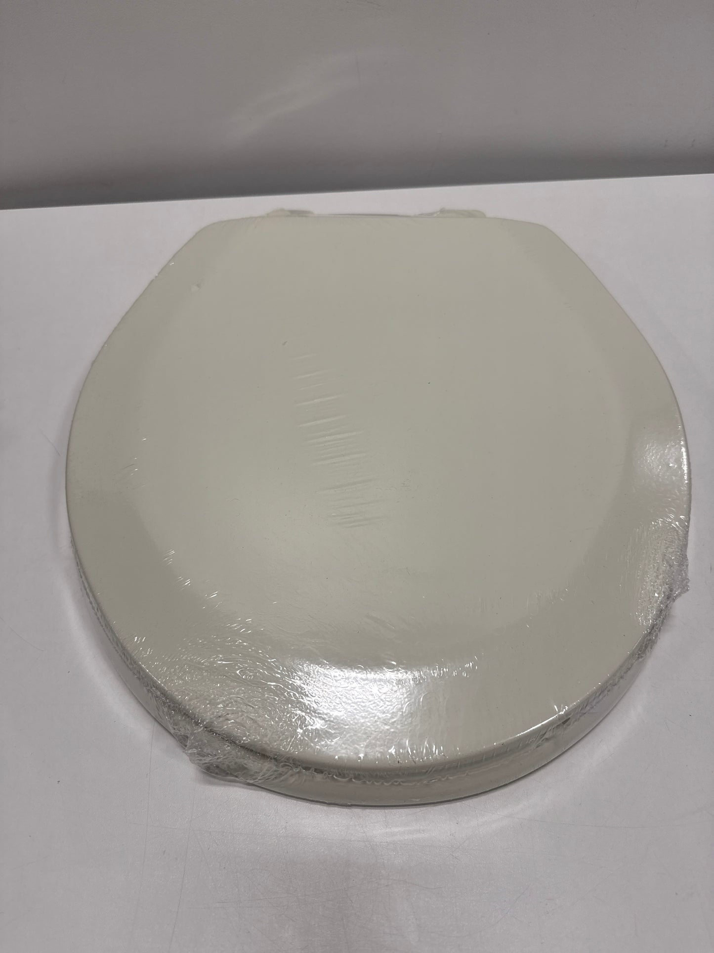 Jones Stephens C013wd02 Round Wood Toilet Seat - Off White - *Plumbing