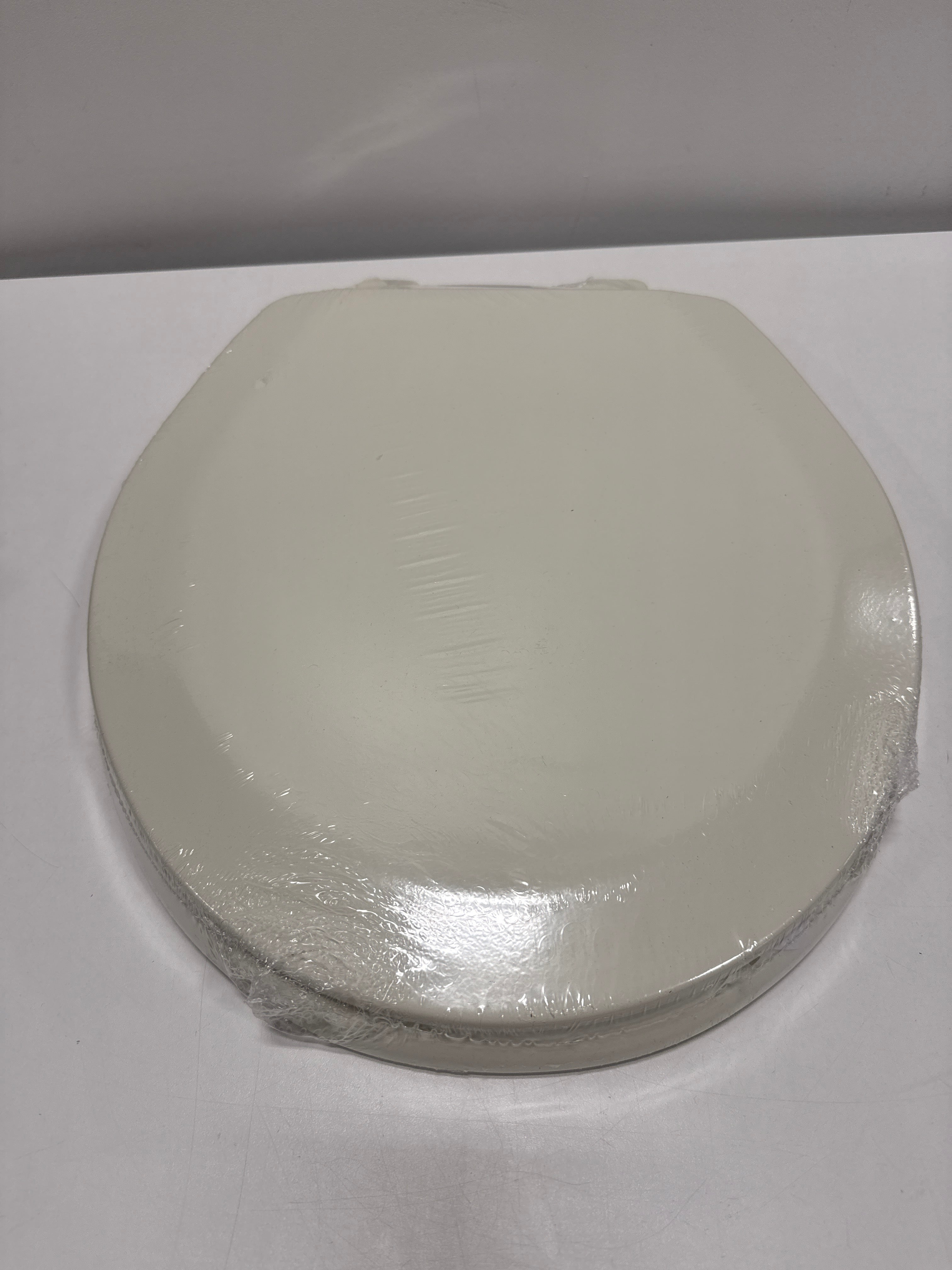 Jones Stephens C013wd02 Round Wood Toilet Seat - Off White - *Plumbing