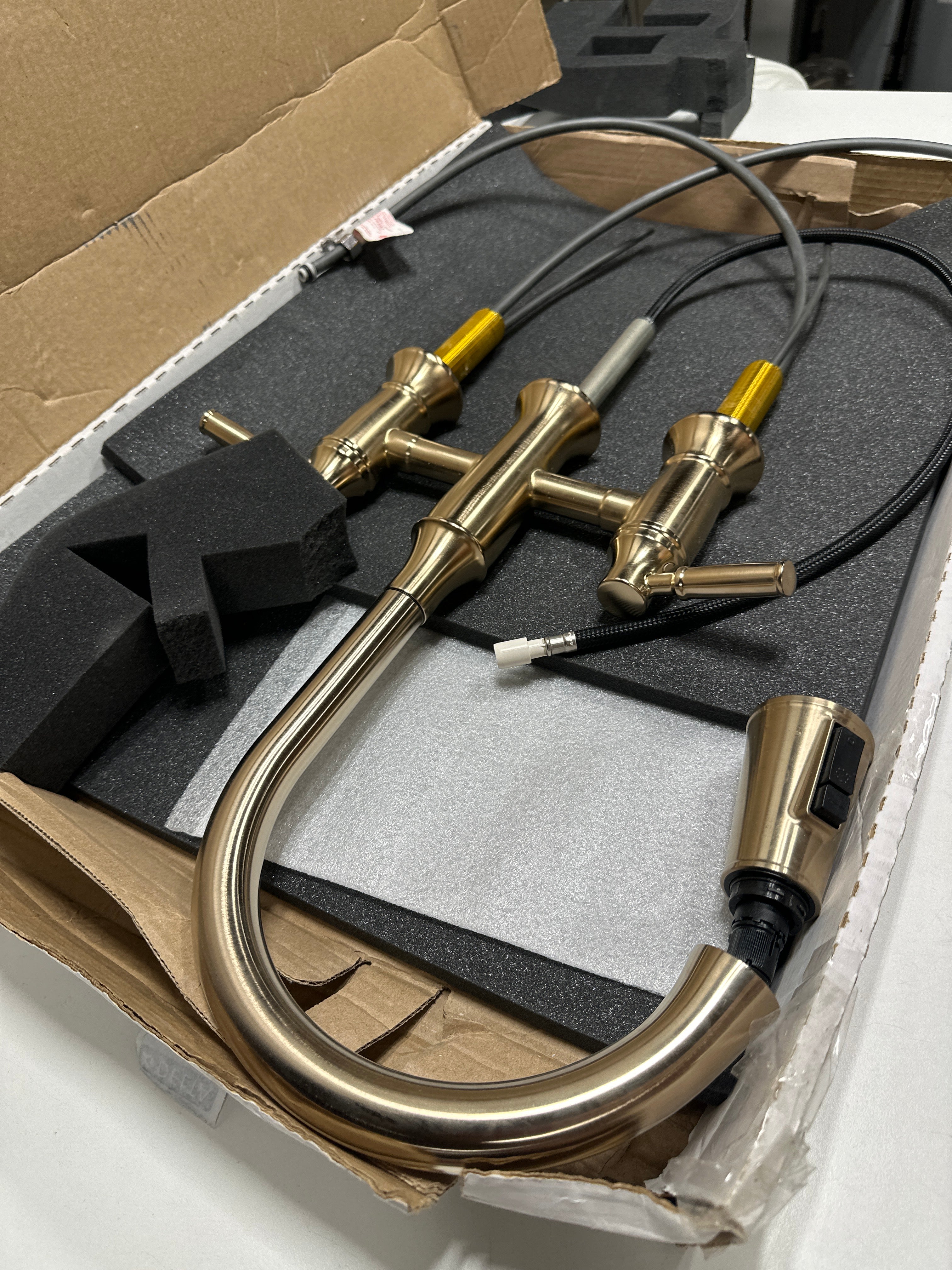 Parts Delta 2384L-DST Renaldi 1.8 GPM Bridge Kitchen Faucet with Pull-Down Spray Head Lumicoat Champagne Bronze Faucet Kitchen Double Handle