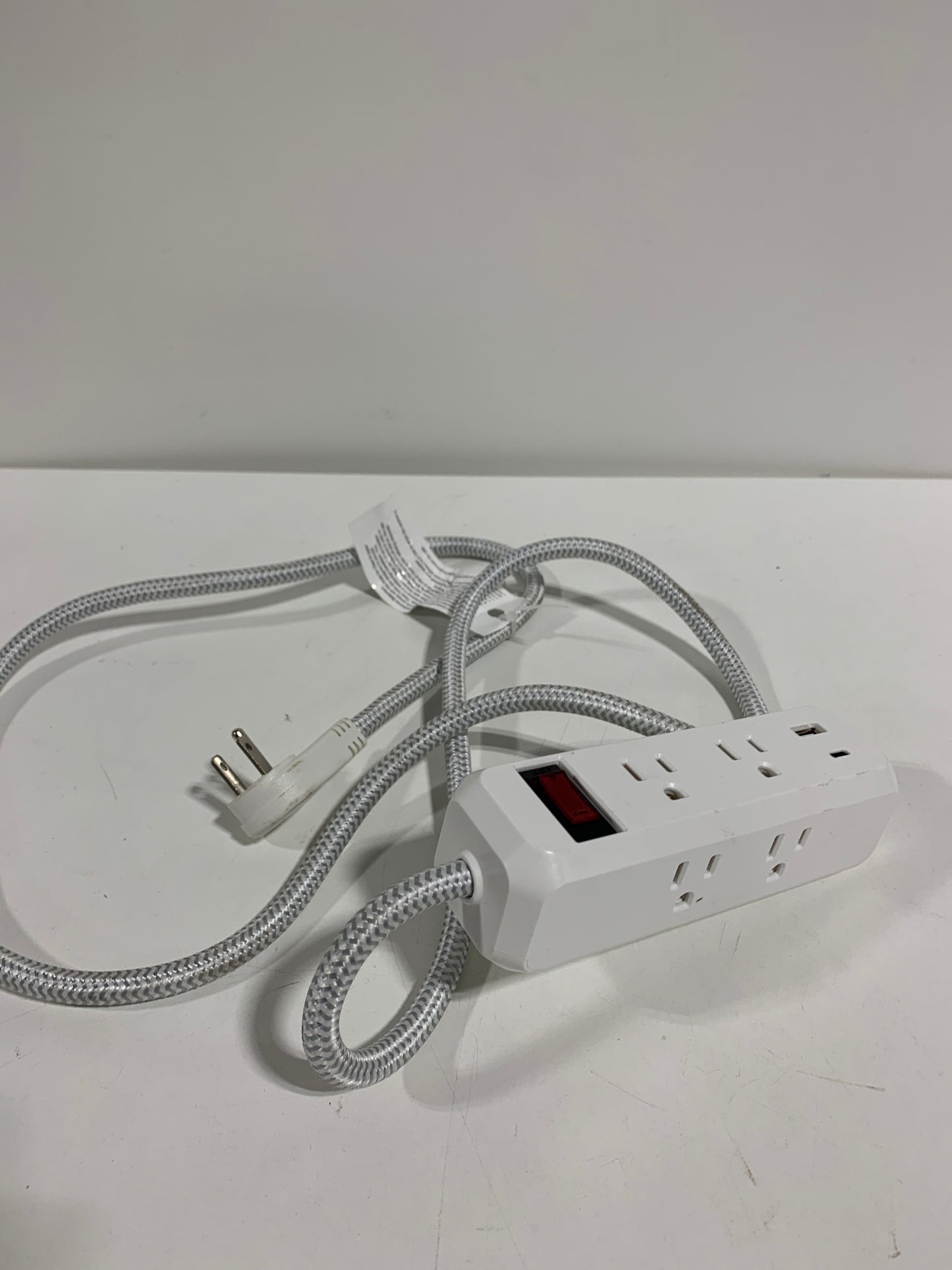HDX 8-in-1 6-Outlet 5 ft. Power Strip with 2 USB Ports, White