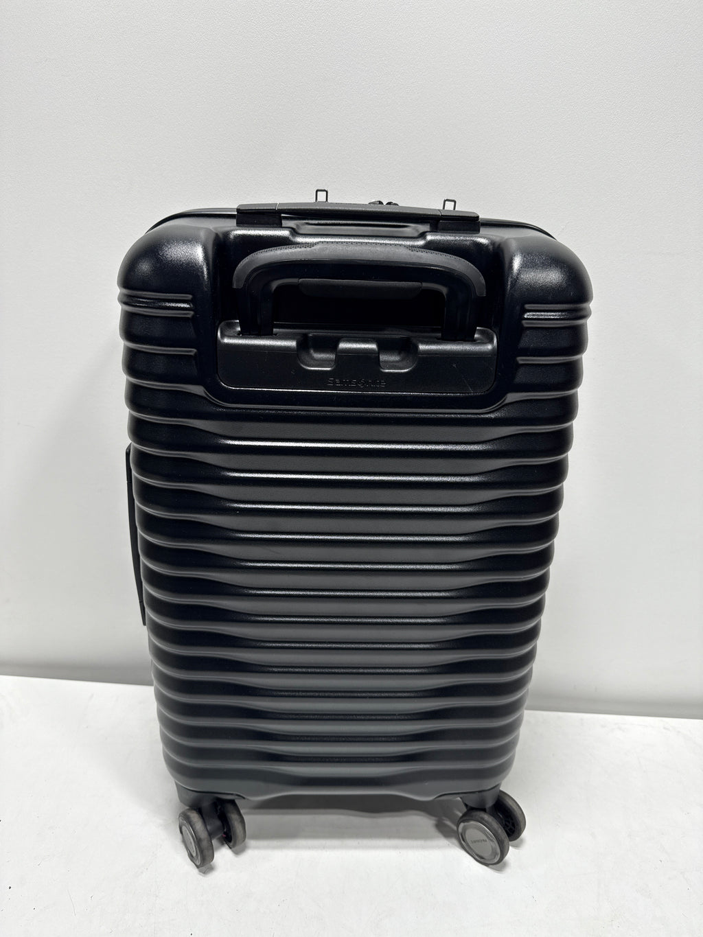 Lightly Used Samsonite Element XLT 2.0 Luggage Set 2 Piece Black - *Luggage & Travel