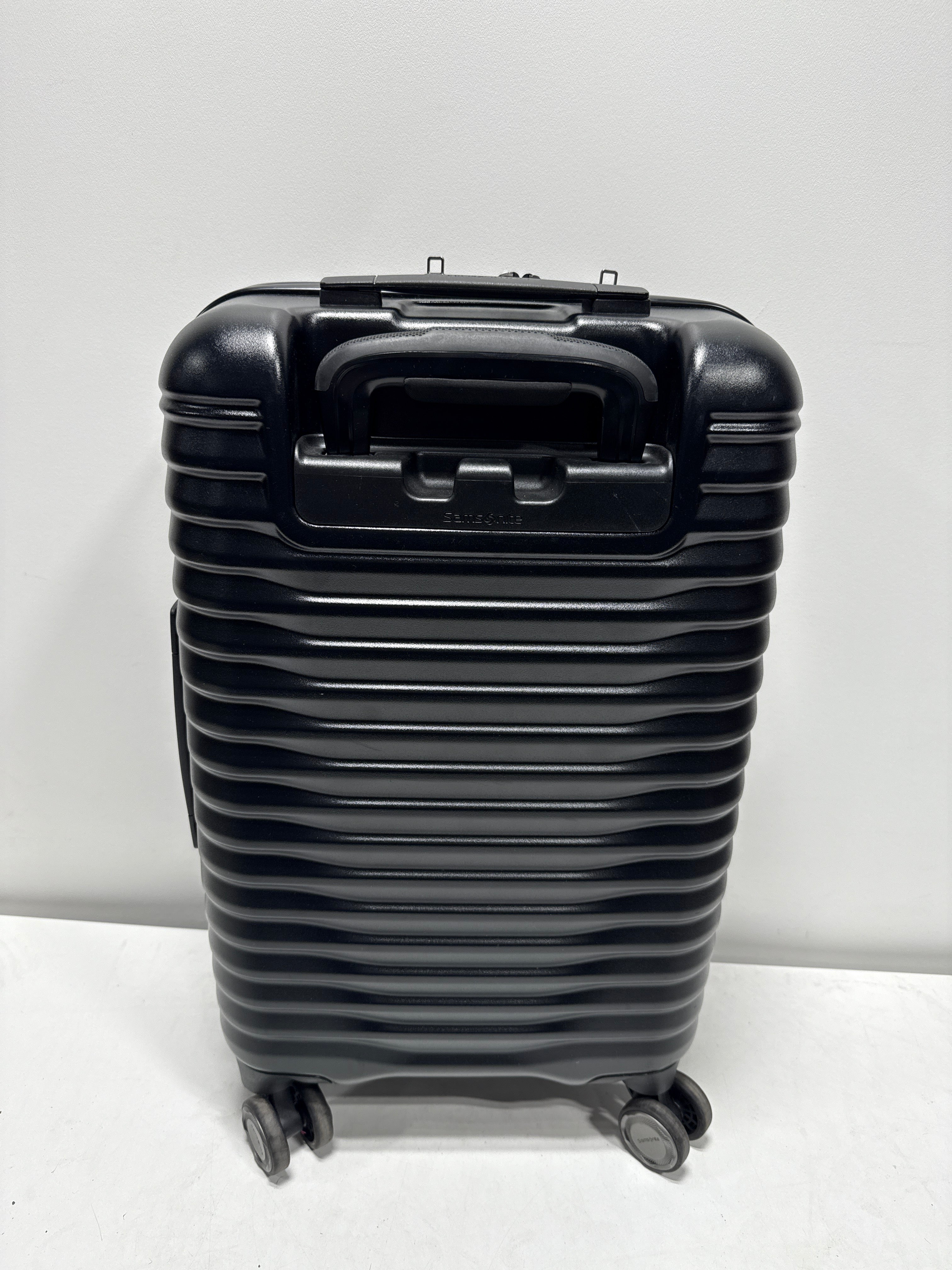 Lightly Used Samsonite Element XLT 2.0 Luggage Set 2 Piece Black - *Luggage & Travel