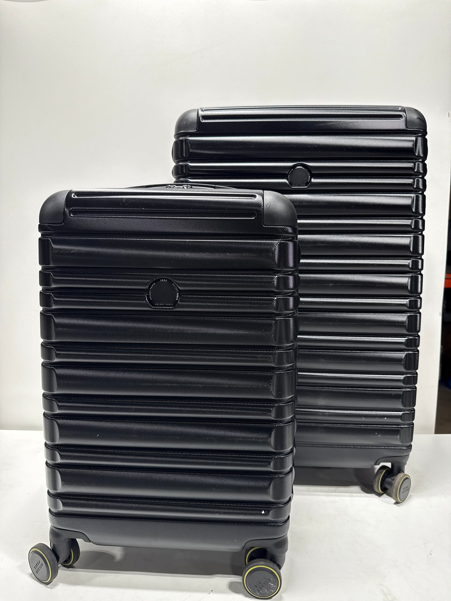 Lightly Used Delsey Paris 2-piece Hardside Luggage Set - Black